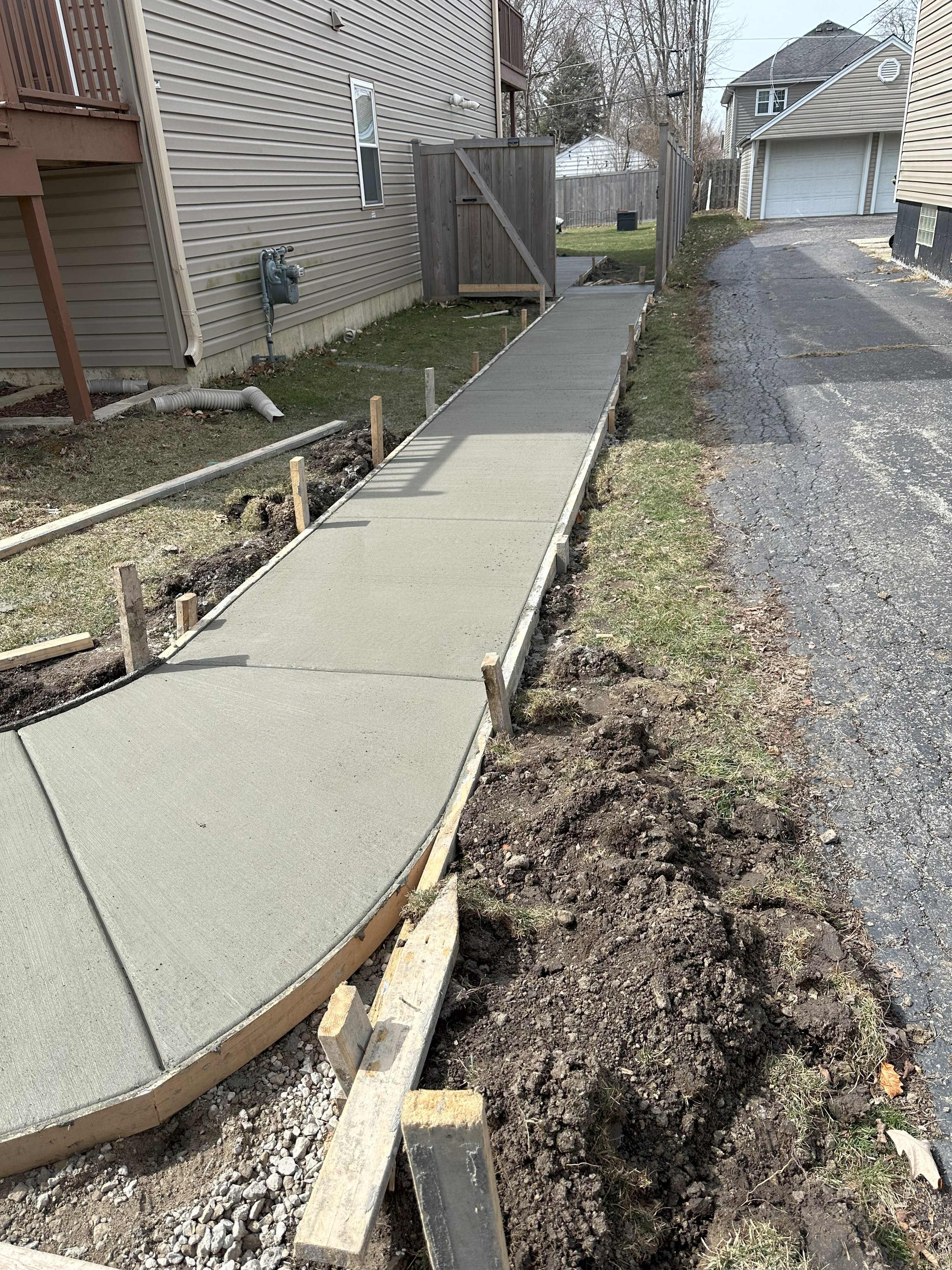 Residential driveway, sidewalk, and patio repair and installation