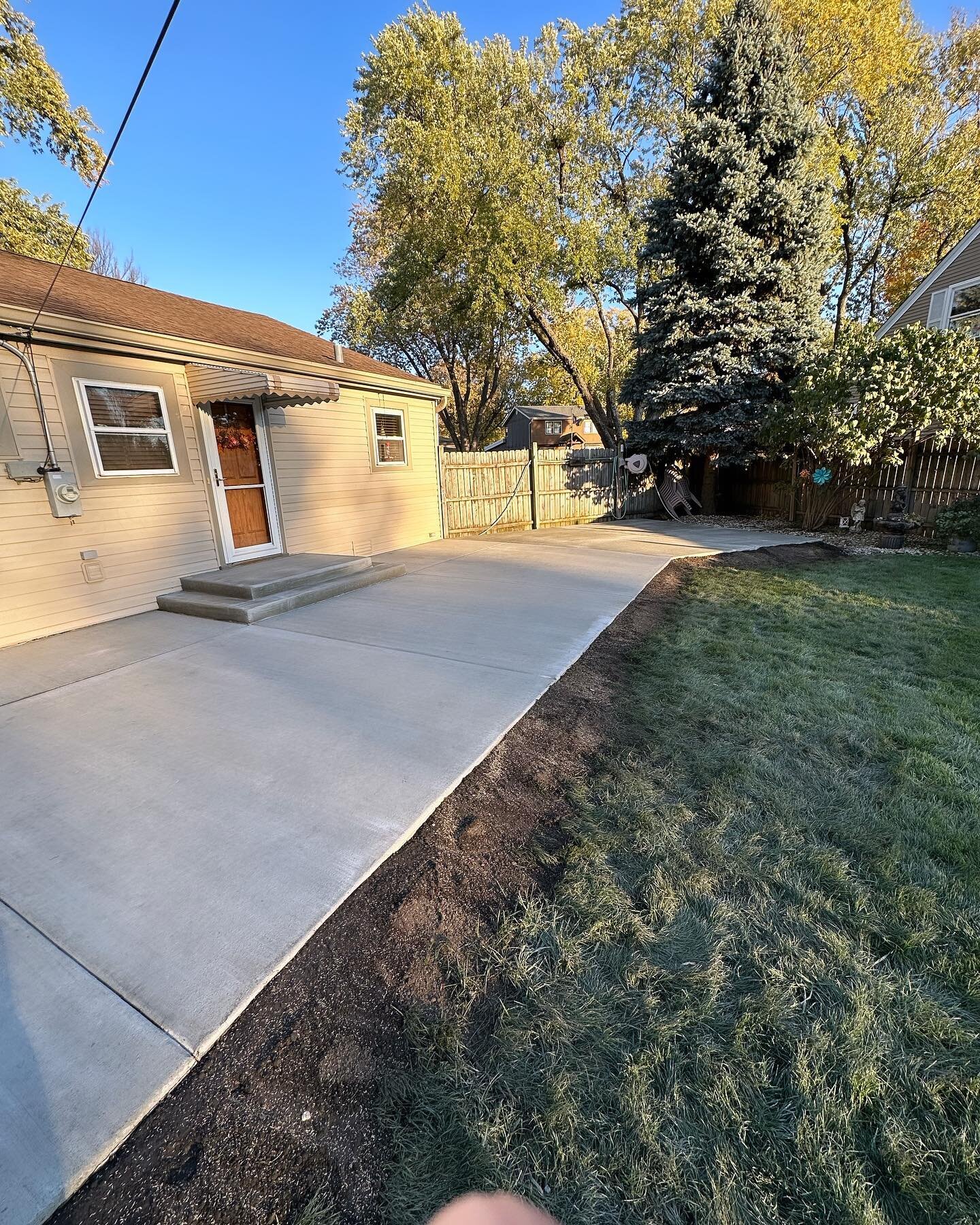 New patio w/huge extension and tiered steps.