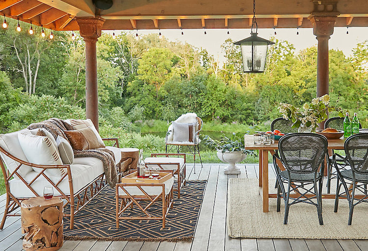 Inviting Outdoor Living Space, Cozy Outdoor Furniture