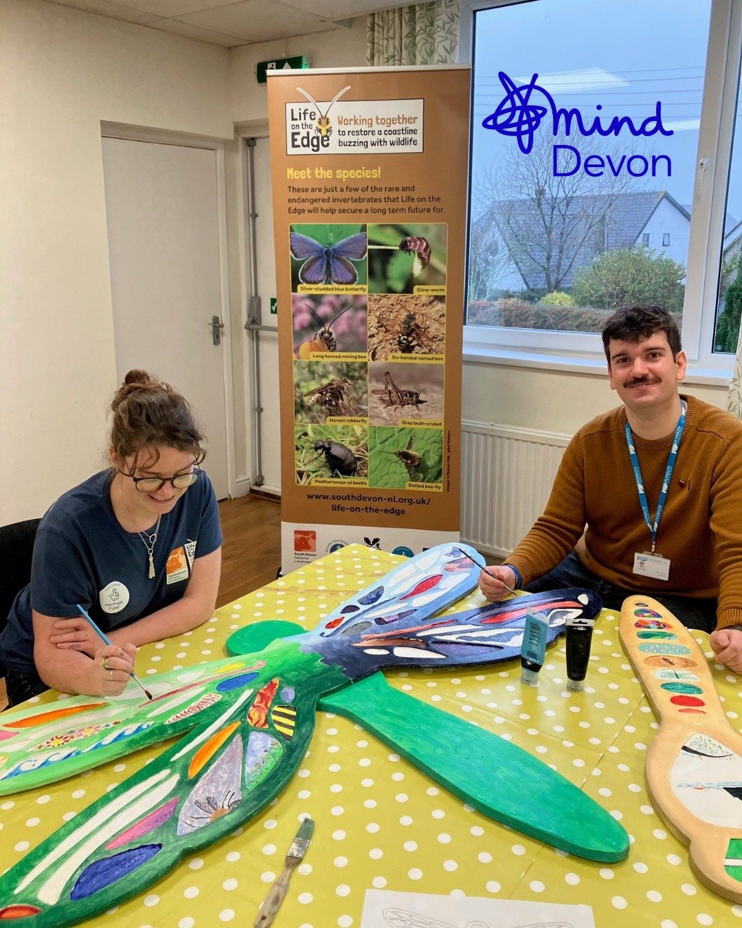 Last week, our #Wembury craft group with 𝗟𝗶𝗳𝗲 𝗼𝗻 𝘁𝗵𝗲 𝗘𝗱𝗴𝗲 (LotE), enjoyed a very creative workshop to paint one of the dragonfly sculptures for the upcoming National Trust Arts Trail. The group got stuck into creating some impressive way