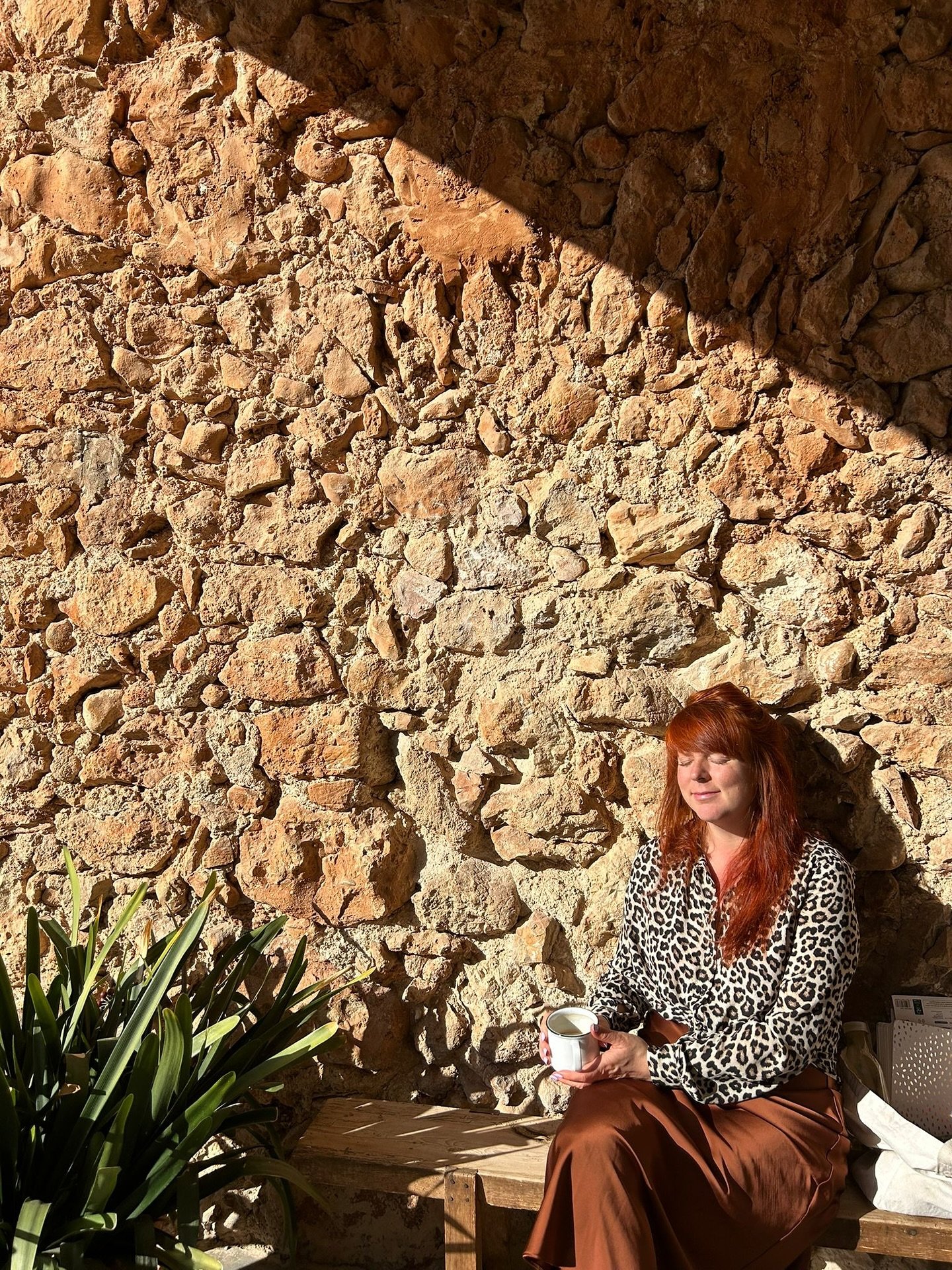 🍊Meeresglitzern, Orangen im Licht, nackt im eiskalten Wasser schwimmen, warmer Kuchen zum Fr&uuml;hst&uuml;ck. Genuss, Sch&ouml;nheit, geteilte Lebendigkeit, SATT im Sein und Visionen, die sich weben. Das Neue, das schon f&uuml;hlbar wird&hellip;wei