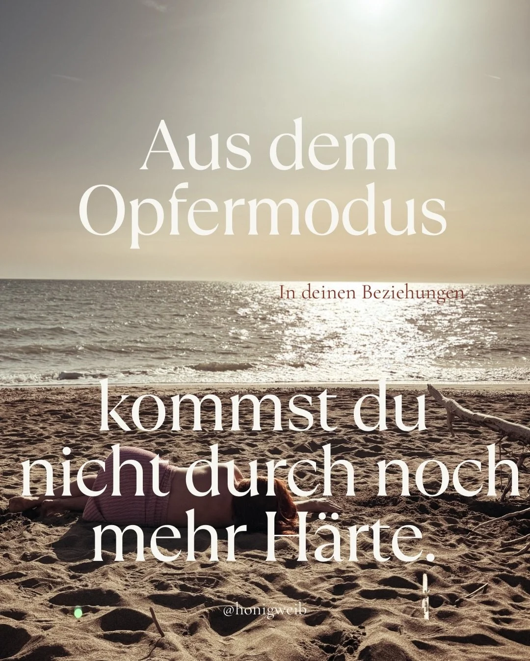 ⭕️ Nichts schw&auml;cht uns Frauen in unseren Beziehungen mehr als die (geheime) &Uuml;berzeugung im Opfer sein.

Dieses Muster, uns das Gef&uuml;hl gibt, machtlos zu sein und in st&auml;ndiger Anklage gegen&uuml;ber dem Leben ist, ist ein Erbe unser