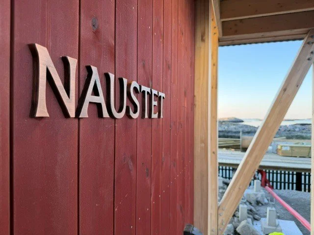 NAustet.jpg