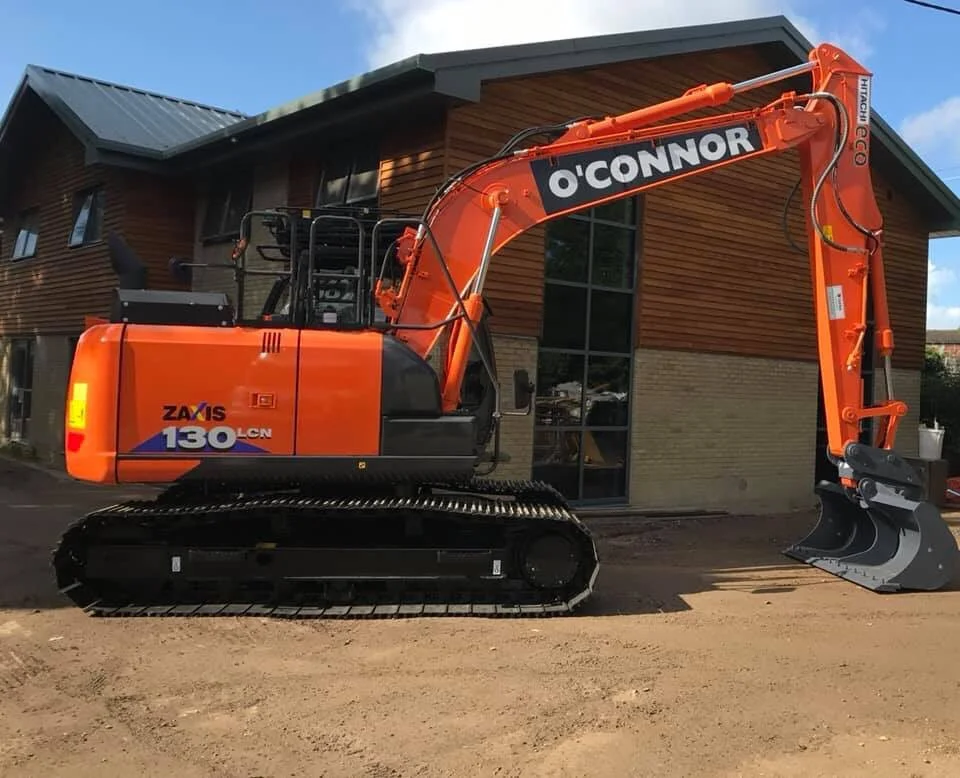 Hitachi 13 ton excavator