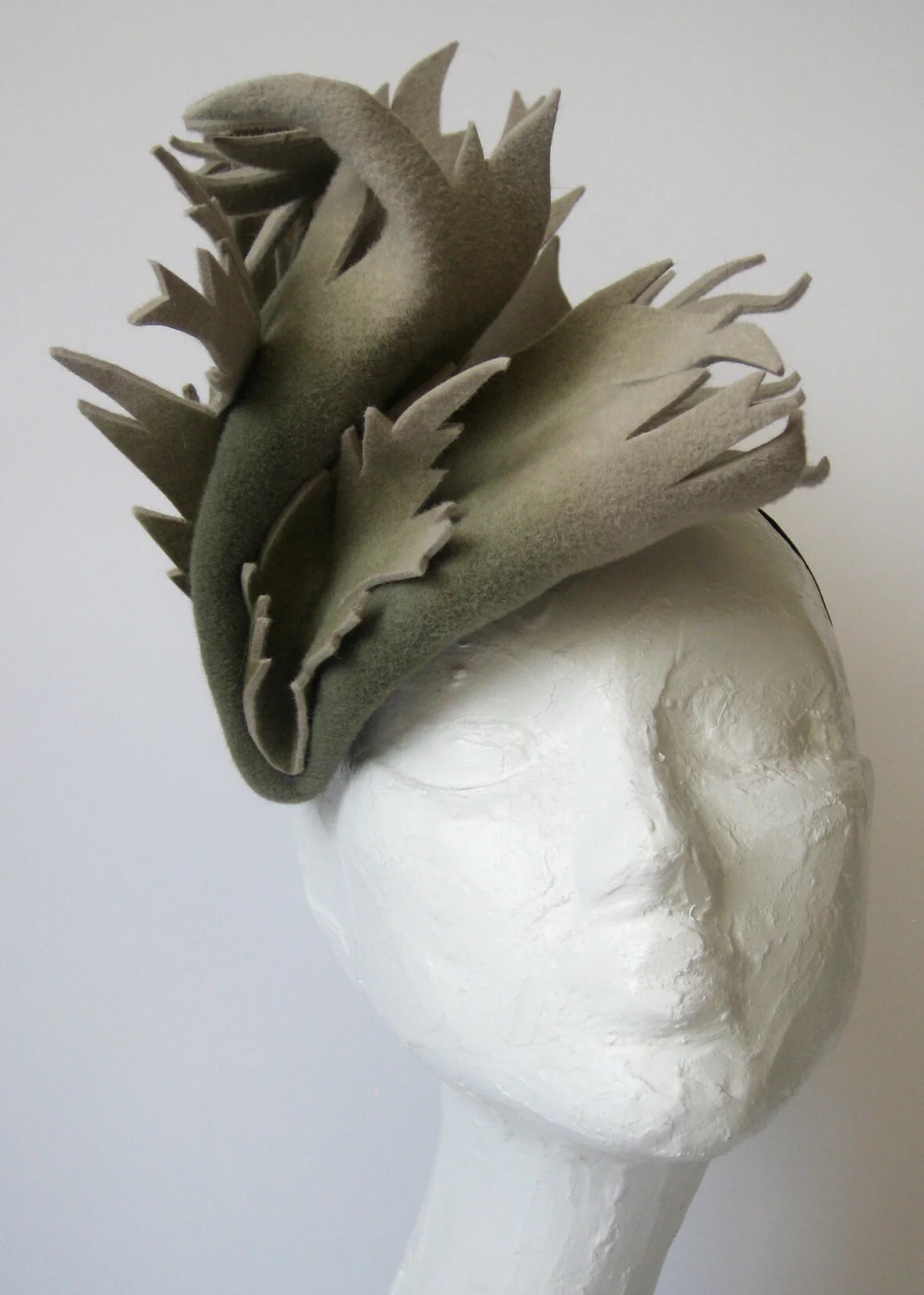 Parrottulip.bud.300 copy.jpg