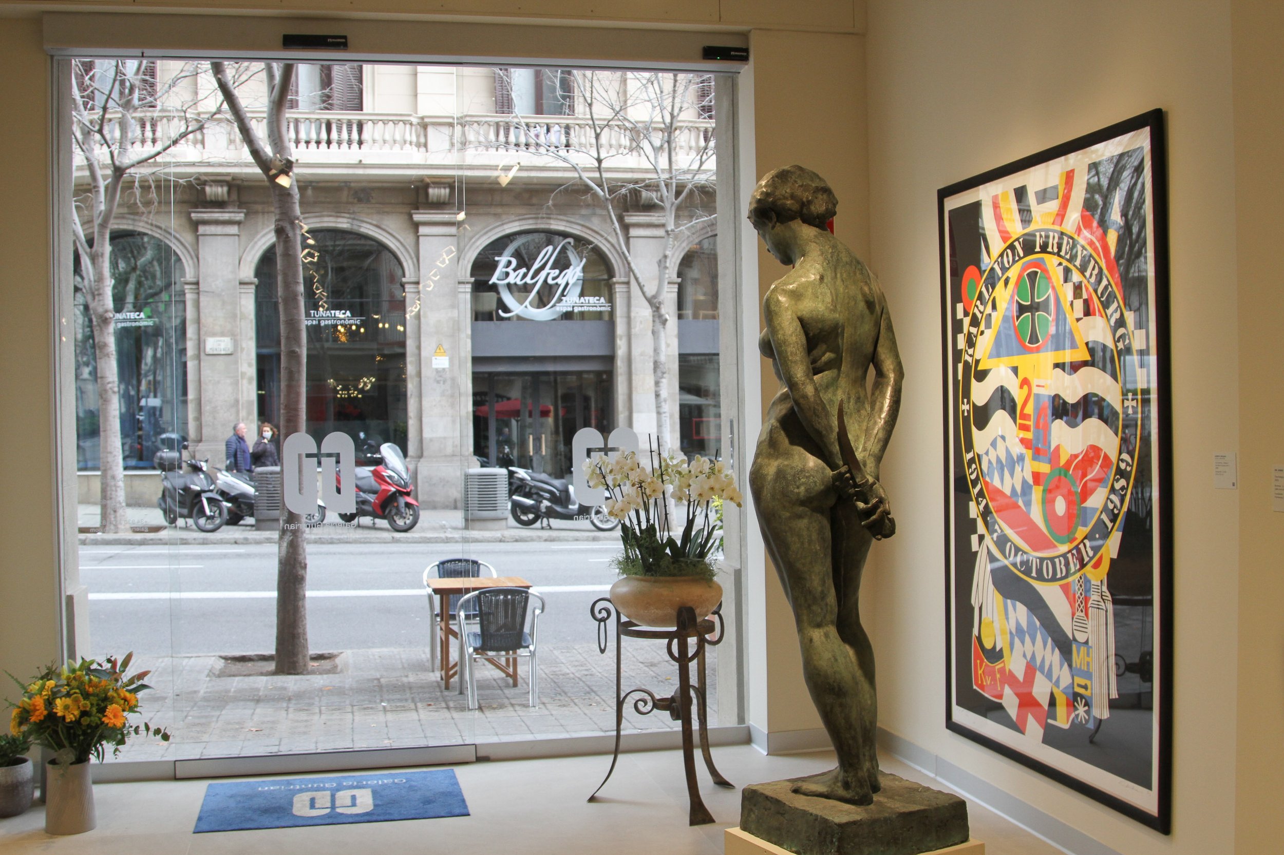 Dr Gindi - Galeria Guntrian Barcelona Spain (4).jpg