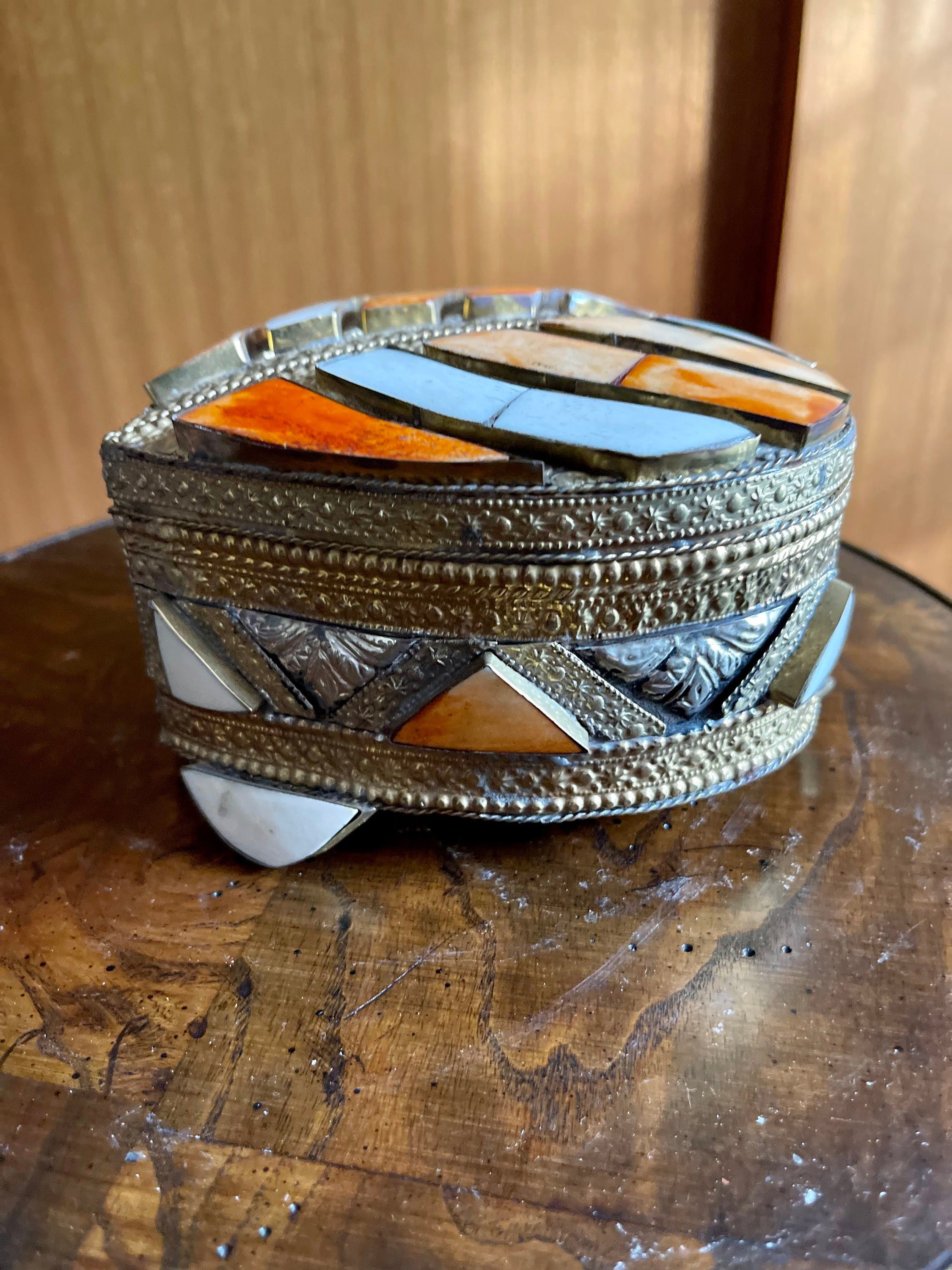 https://i.etsystatic.com/26405578/r/il/7beea4/3702874828/il_fullxfull.3702874828_rie5.jpg