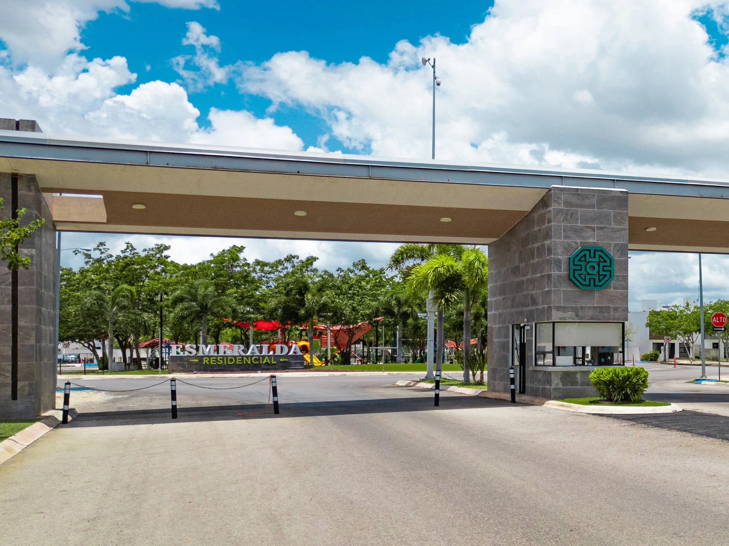 Esmeralda-Residencial-Entrada-Mision-Obispado.jpg