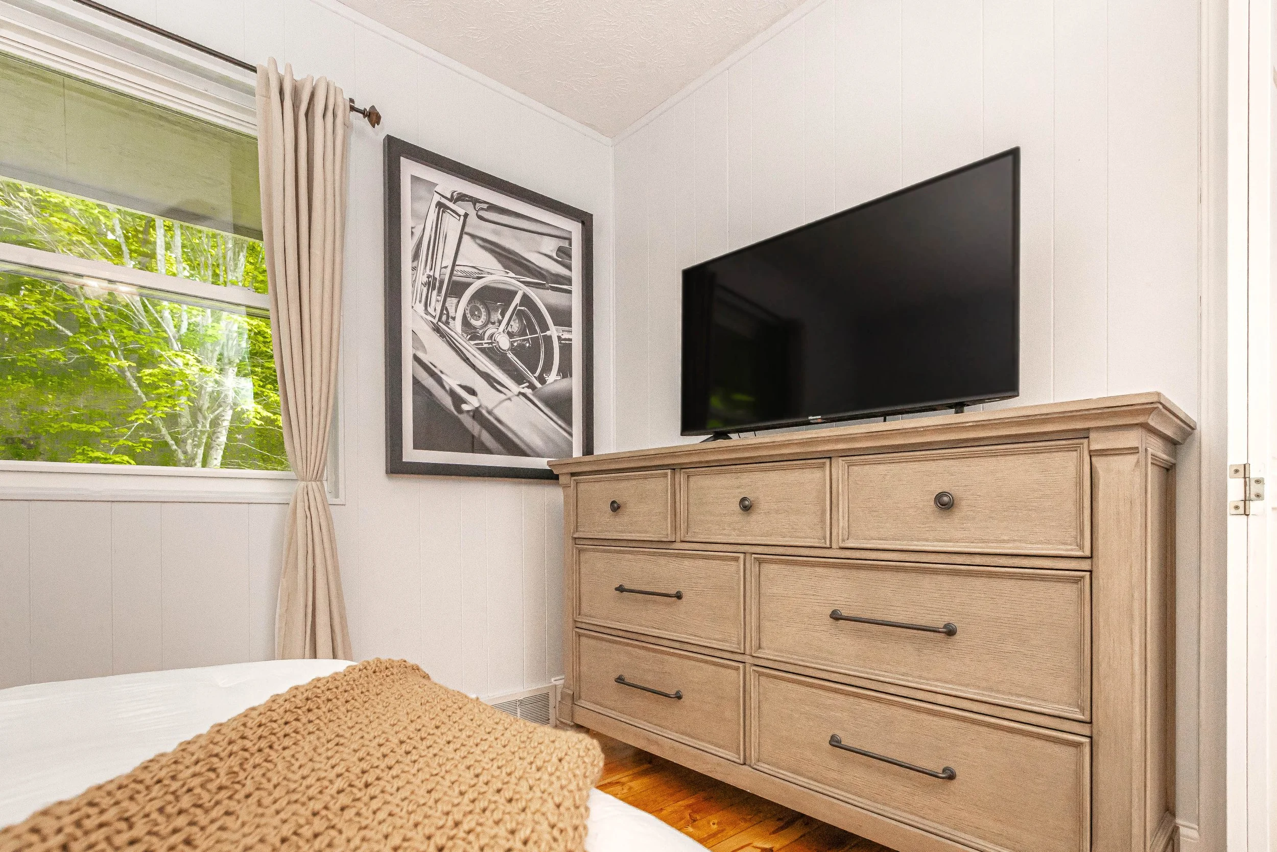House 1_Interior_Bedroom TV.jpg