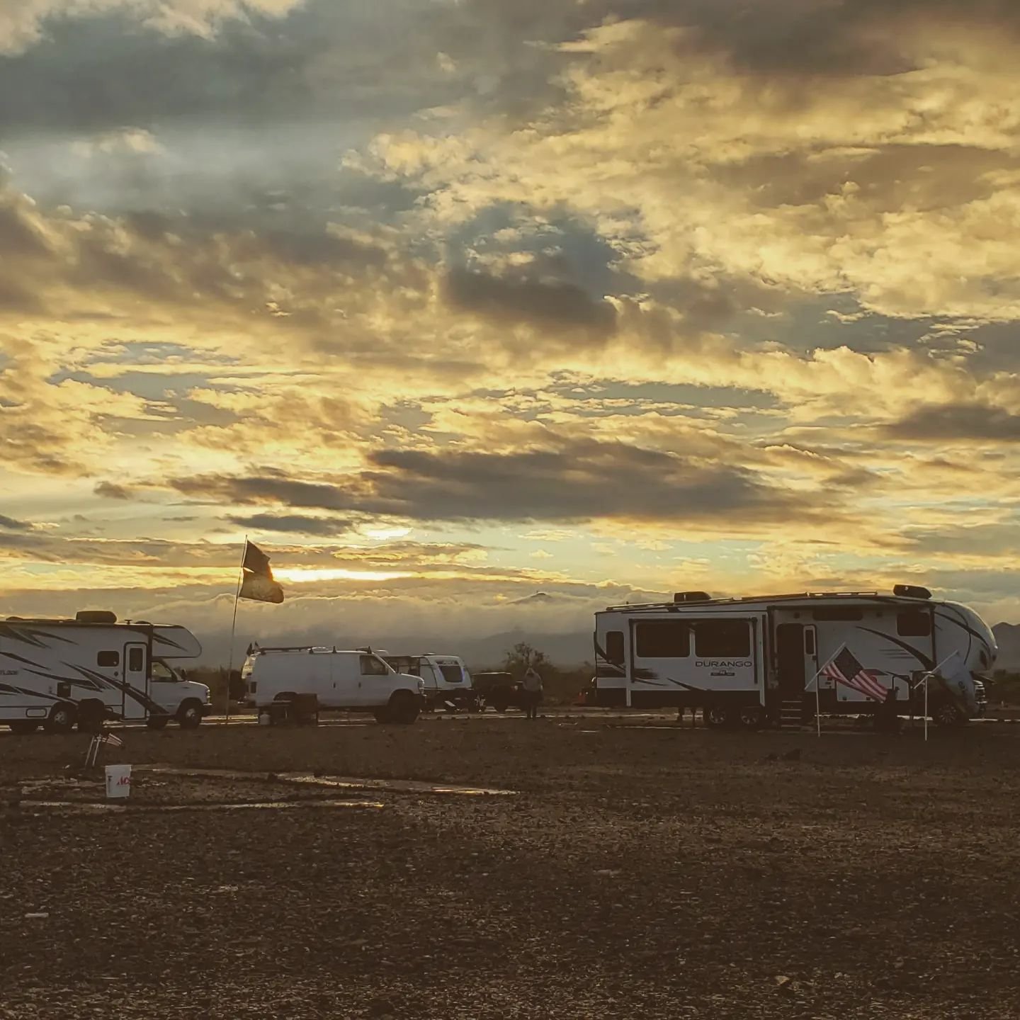 Another beautiful Q24 sunset, this time after the rain. Desert sunsets absolutely never get old, and the vibe out here is life giving.
.
.
.
.
#livingourjourney365 #nomadicroadtravels #homeonwheels #rvlifestyle #nomads #modernrv #rvtoday #fulltimervl