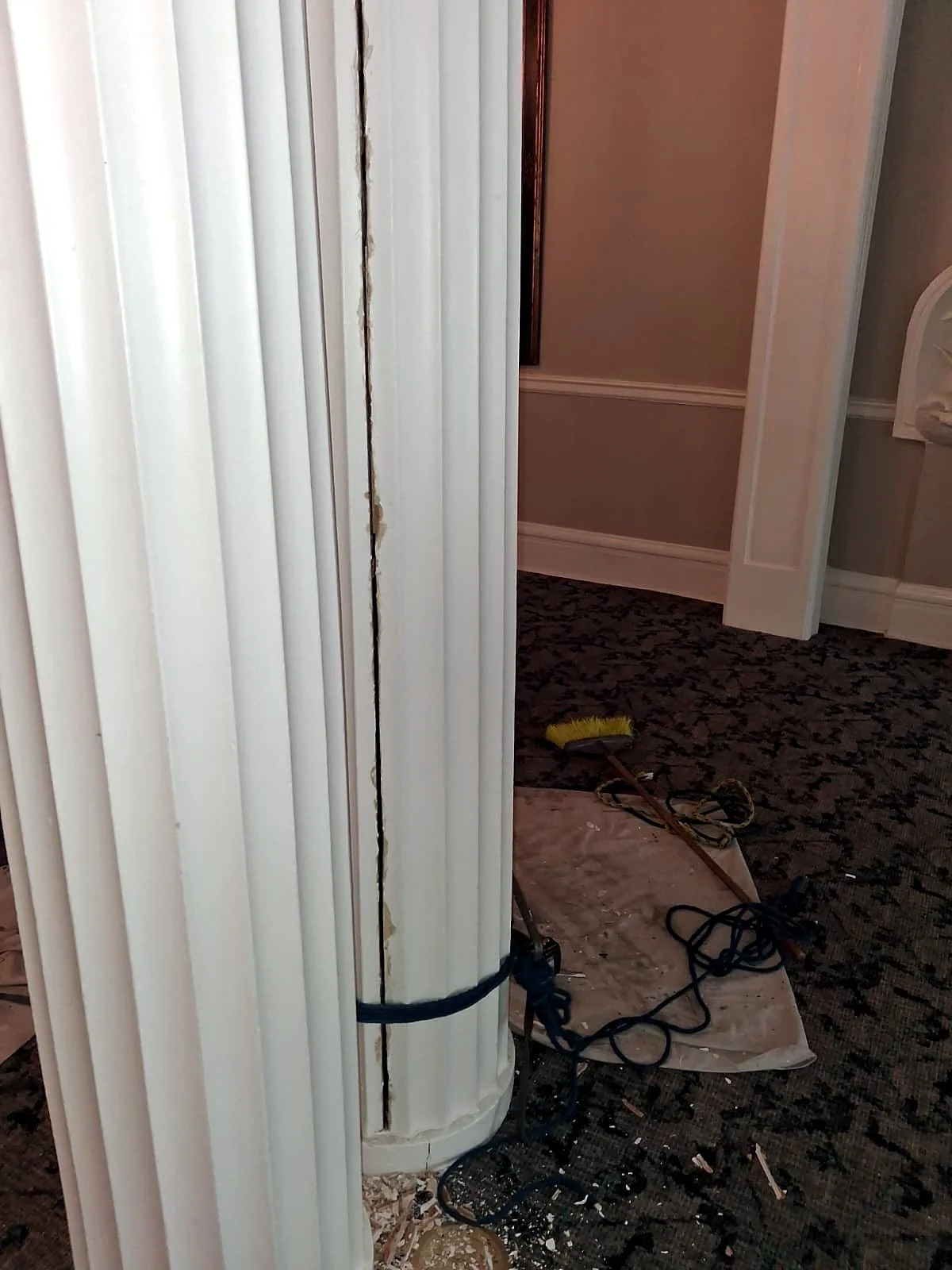 Split column seam