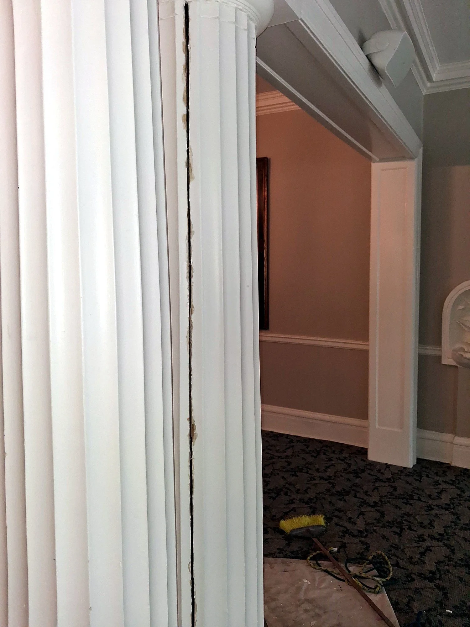 09-column-seam-repair-woman-s-club-evanston.jpg