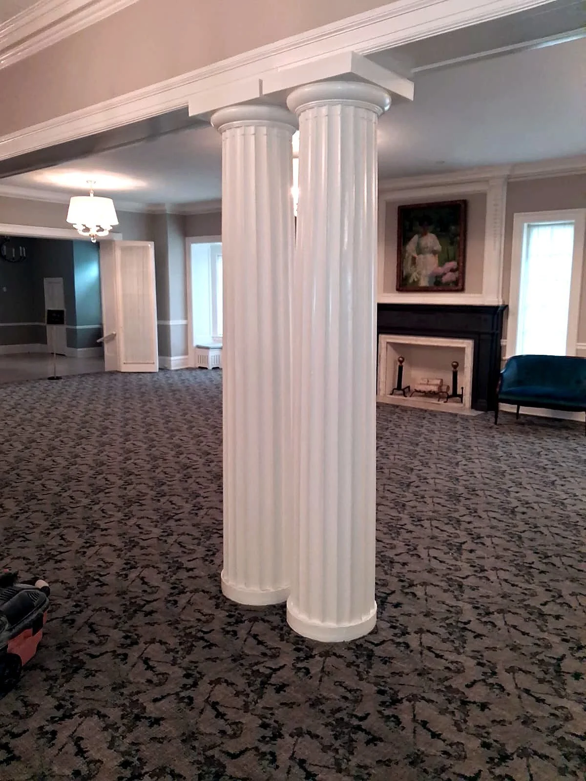 10-fluted-column-pair-woman-s-club-evanston.jpg
