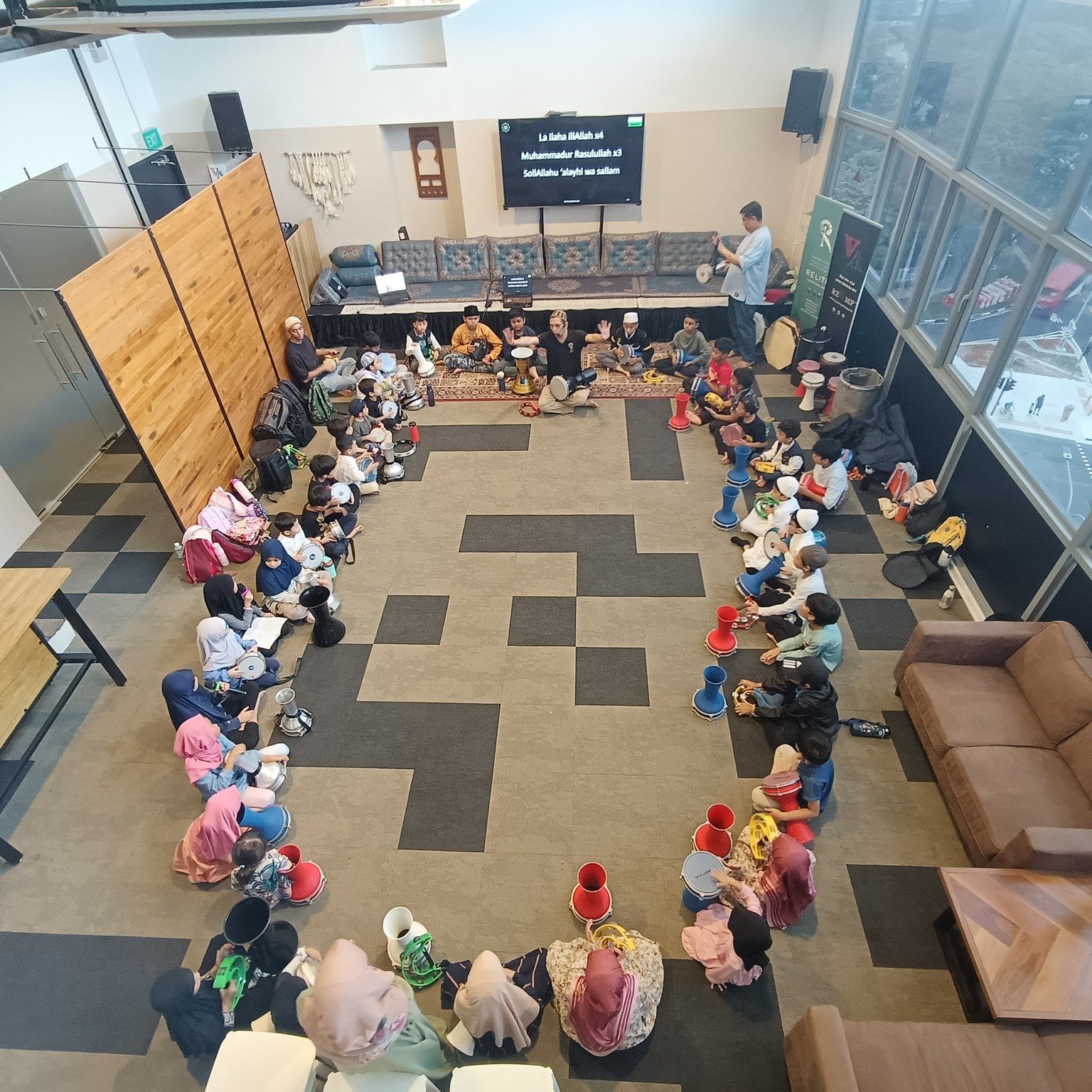 Qasidah Jamming &mdash; 10 June 2025

Sweet memories.
They picked up the beat and sang like pros.
More soon, inshā`Allāh.

#QasidahJamming #revampsg