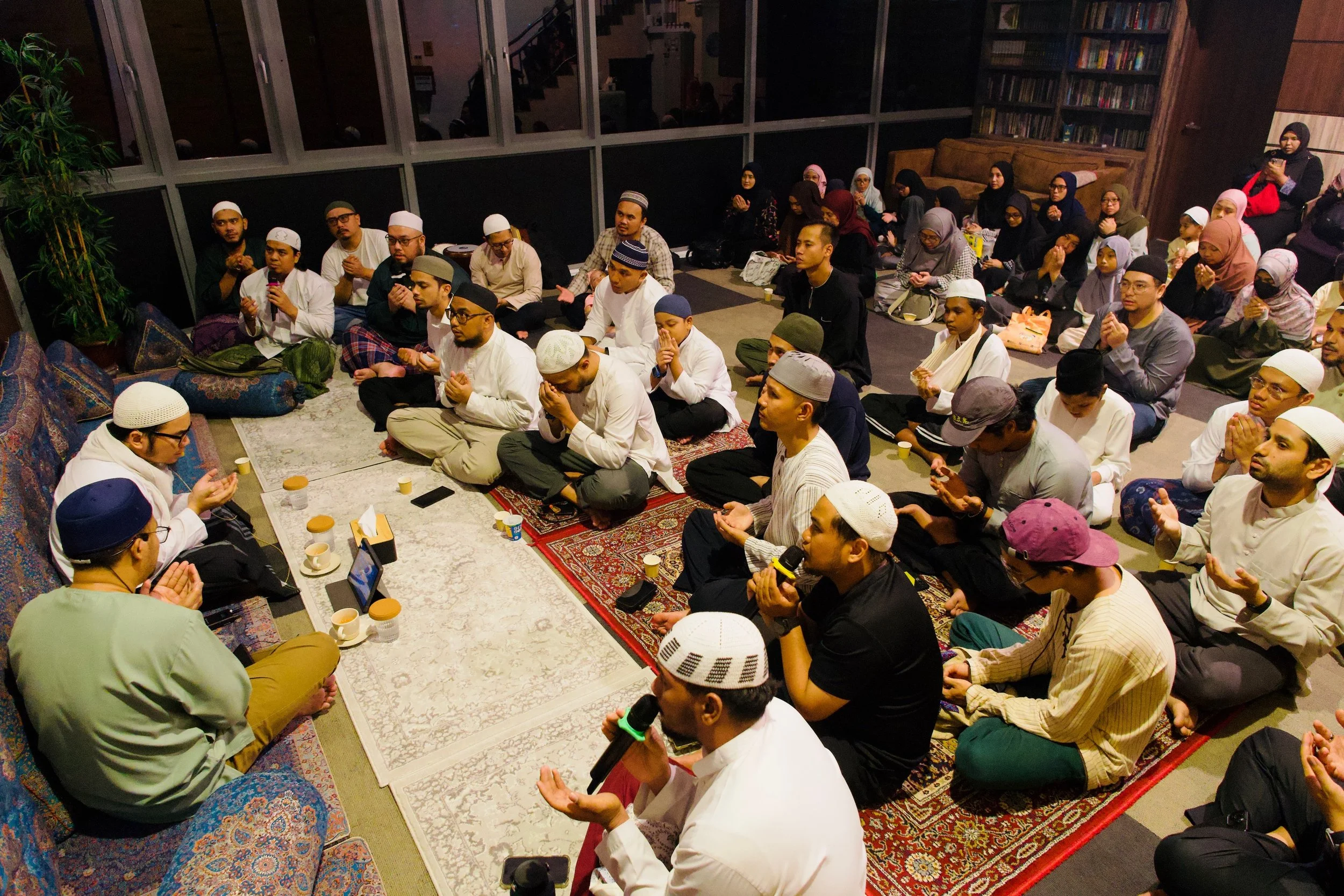 𝑬𝒊𝒅 𝑴𝒖𝒃𝒂𝒓𝒂𝒌 𝒆𝒗𝒆𝒓𝒚𝒐𝒏𝒆!

Alhamdulillah.
Thank you to everyone who made time to attend our &lsquo;Eid gathering last night. ❤️
 
It wasn&rsquo;t just any evening.
As we came together, it coincided with the very moment our brothers and 