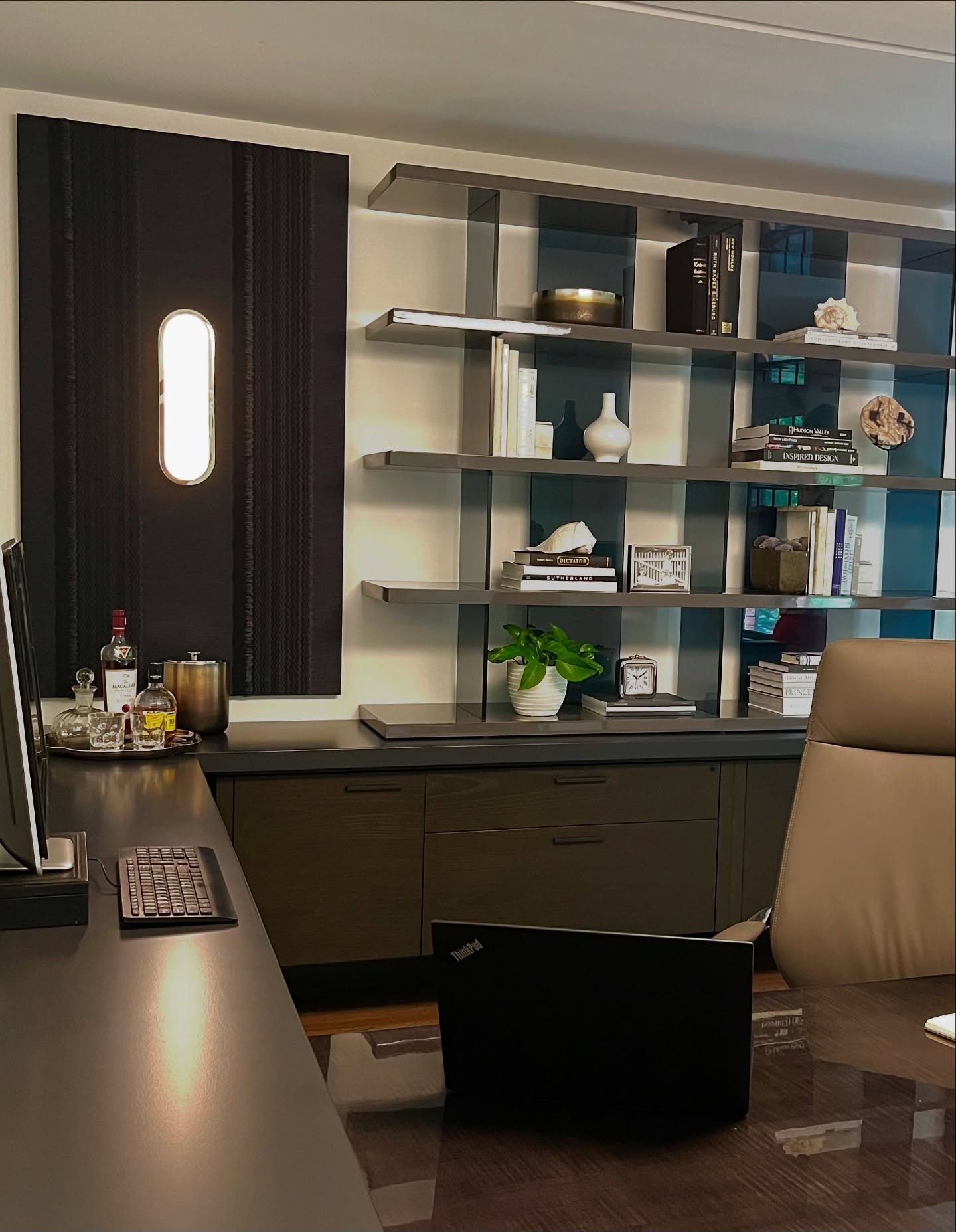 Is your home office in need of a refresh? ✨
Great design fuels great work! Whether you&rsquo;re logging in for meetings or dreaming up your next big idea, your space should work with you, not against you.
📐 Need help reimagining your office? We&rsqu