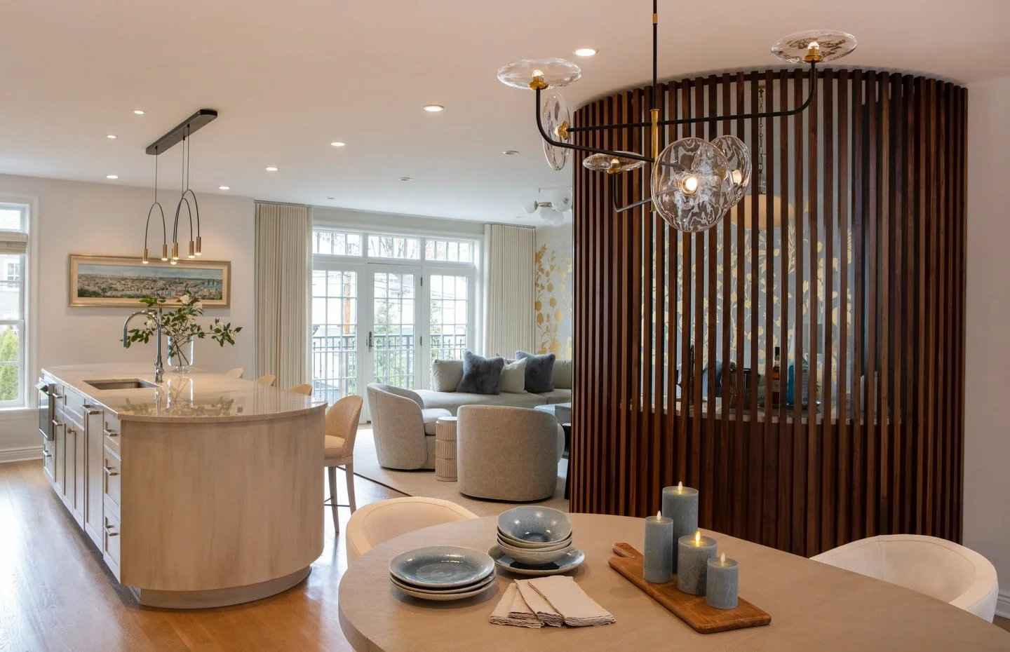 Uh-oh into WOW ✨
Every great design story has a plot twist&hellip; and this one came after demo.
Structural elements that couldn&rsquo;t be moved ended up right in the middle of the room but instead of seeing a problem, our team saw an opportunity.

