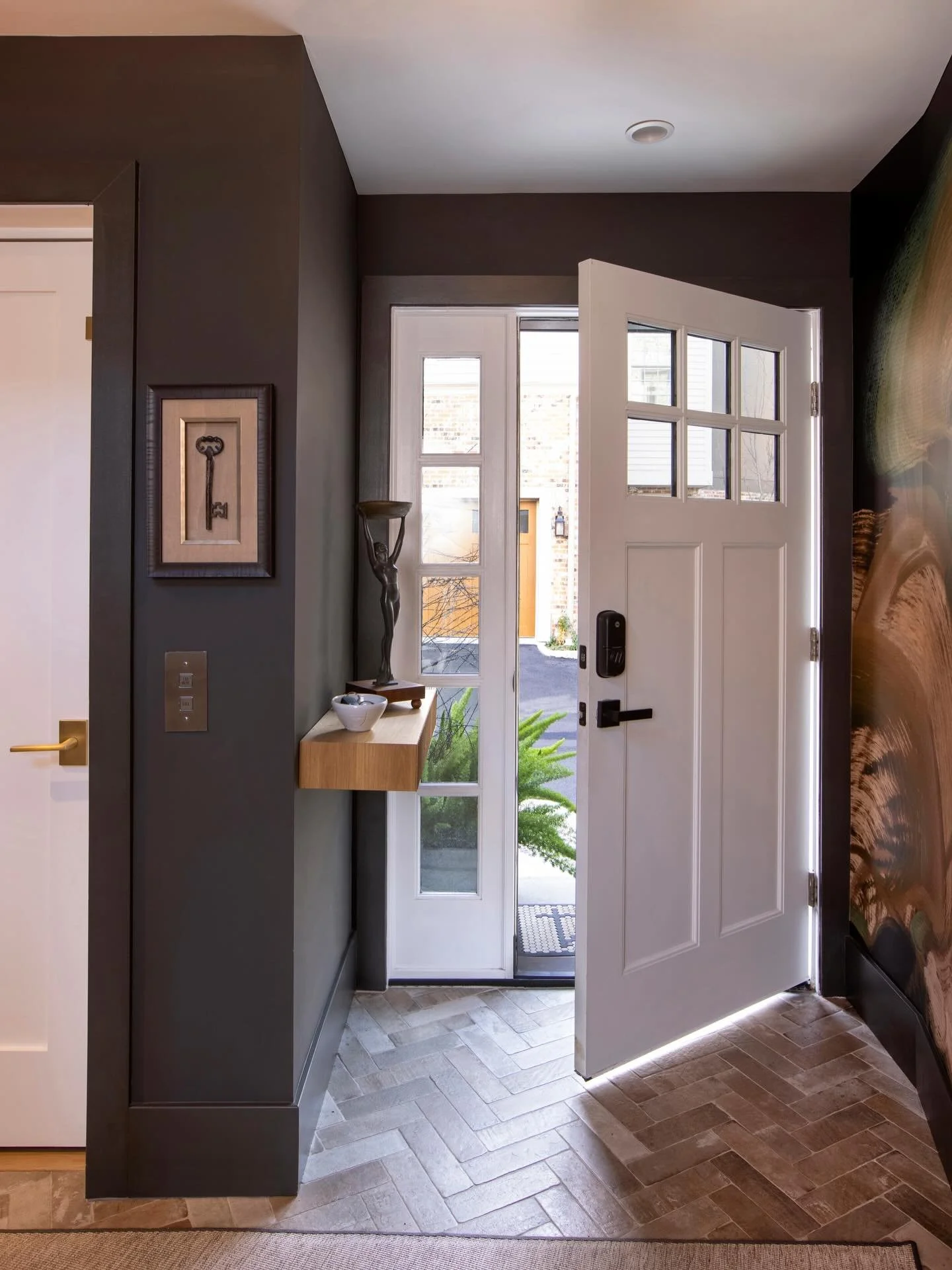 A closer look at this beautiful townhome in New Hope ✨ 

This carousel walks you through the entry and main living space, where comfort meets intention and every detail tells a story. From layered textures to timeless finishes, these spaces were desi