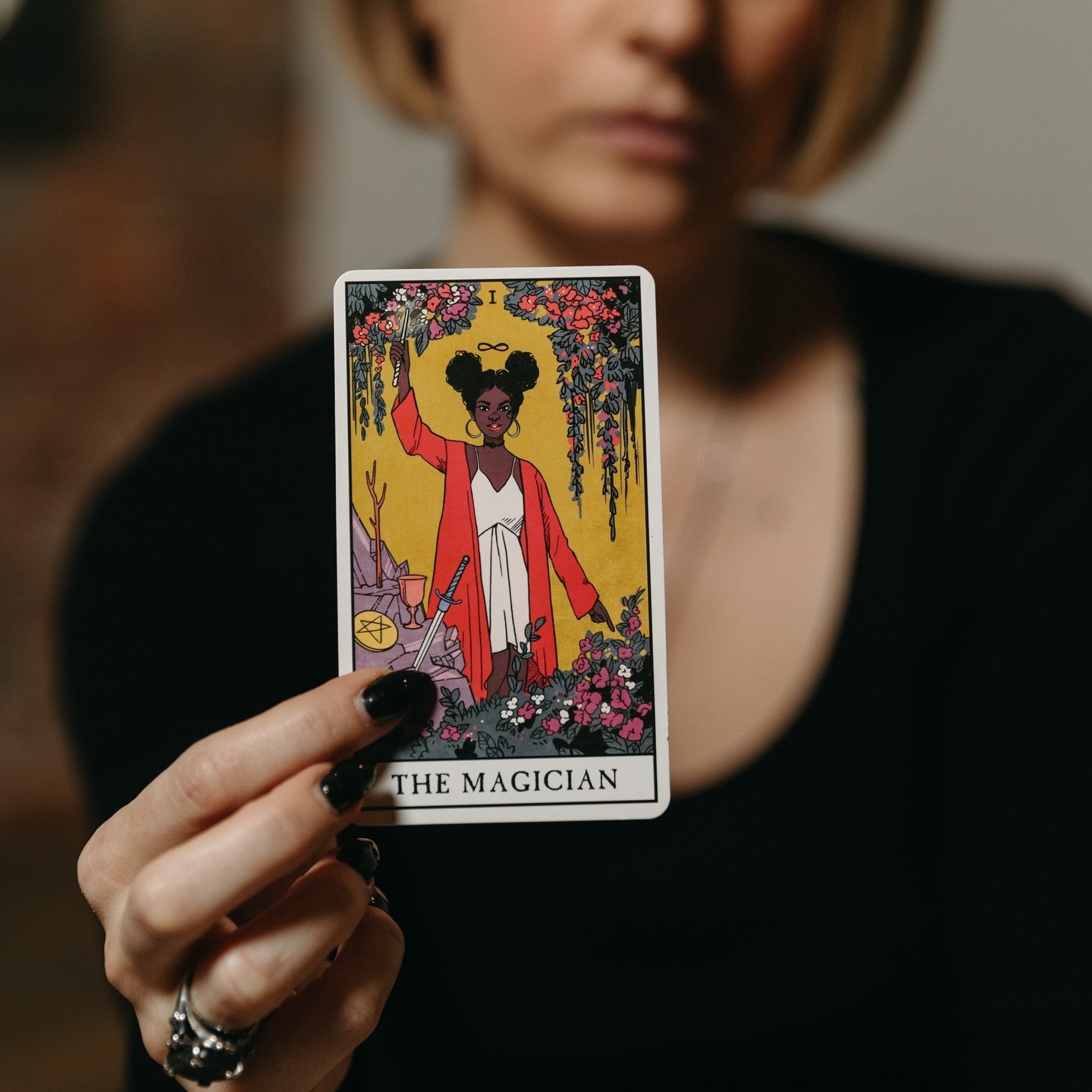 Hey! I&rsquo;m putting my course on mega s4le after thanksgiving! 🦃 

&mdash;&mdash;&mdash;

If you&rsquo;ve been desiring to go DEEP on tarot, my signature course Journey through the Arcana Online will be ON S4LE this weekend! This will be the deep