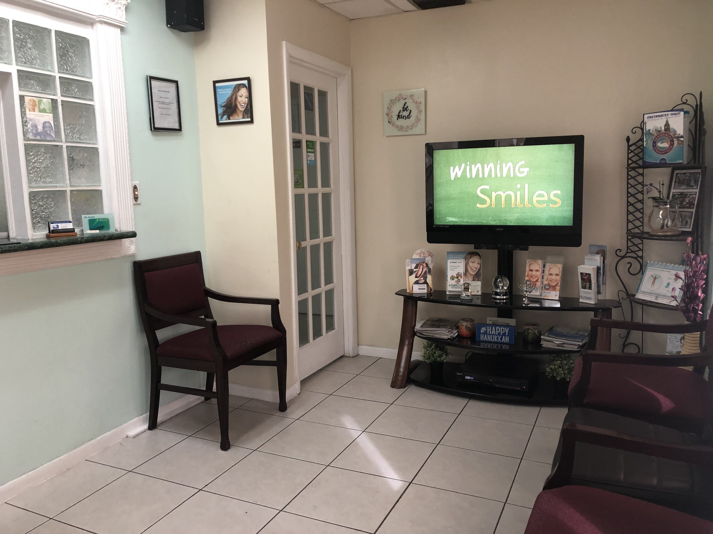 05. WAITING ROOM - Shalom Sunset Dental.JPG