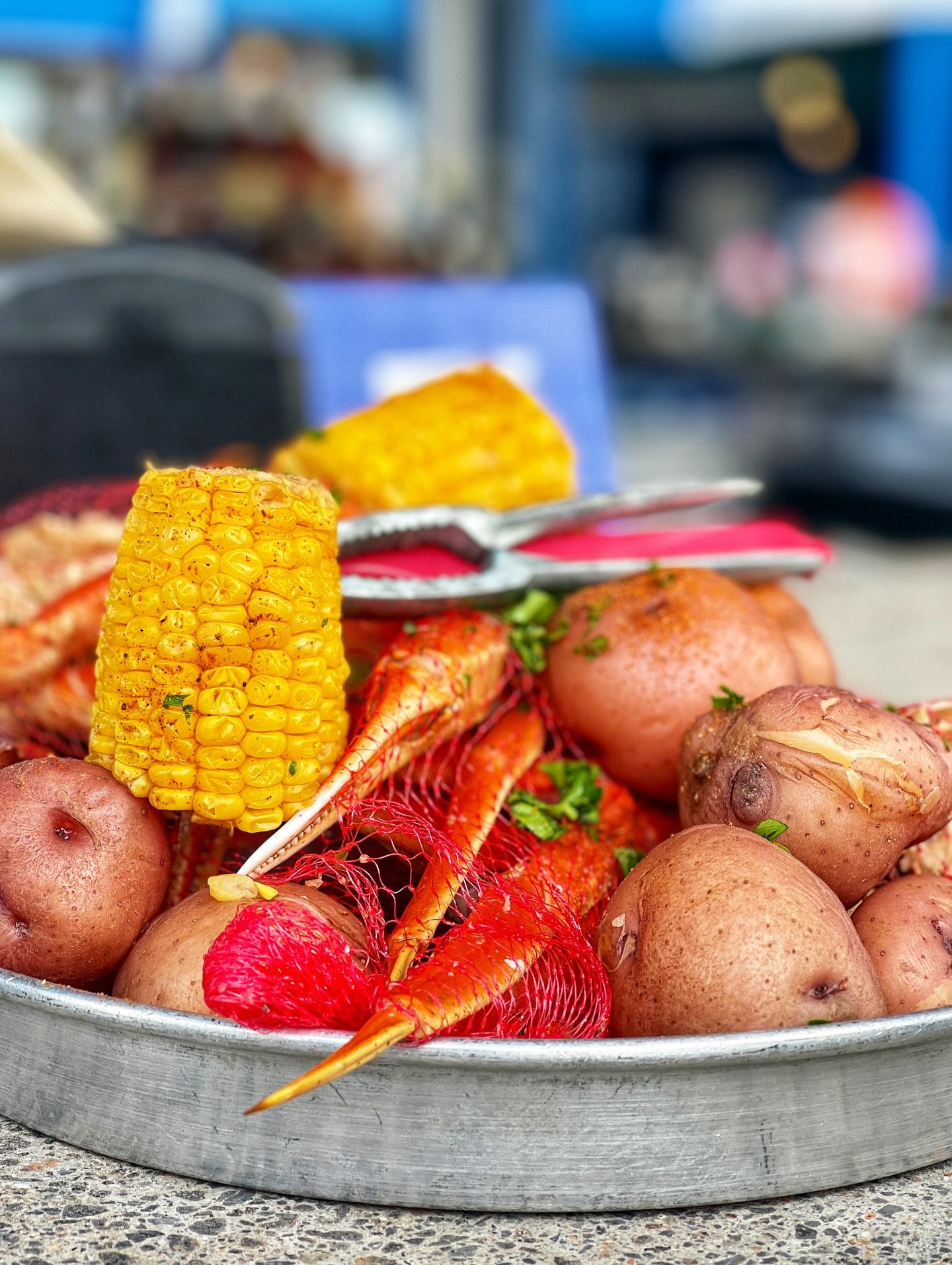 I&rsquo;m here for the crab&hellip;Dave get&rsquo;s the rest. 🤣
➖
#snowcrablegs @thegulfoi