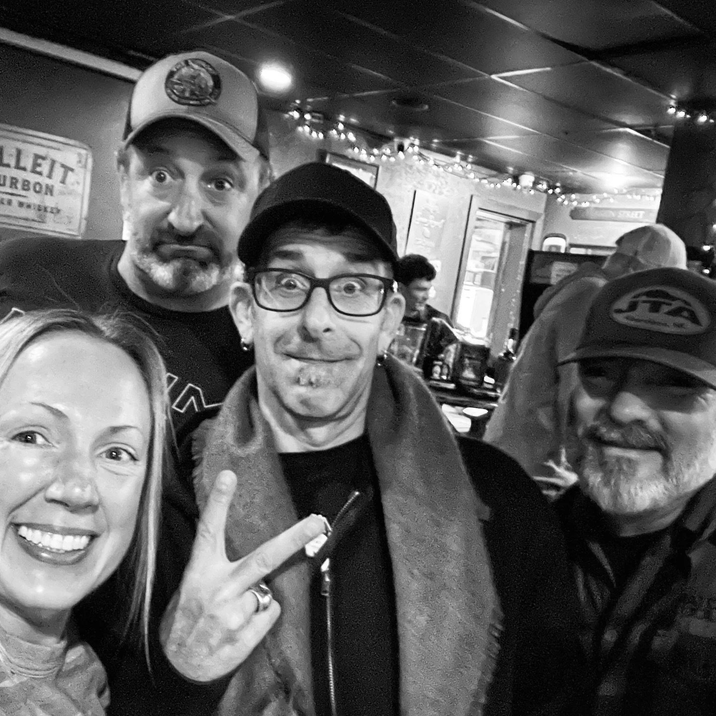 Never know just who you&rsquo;ll run into at @odonnellspubsopines 
🍻☘️