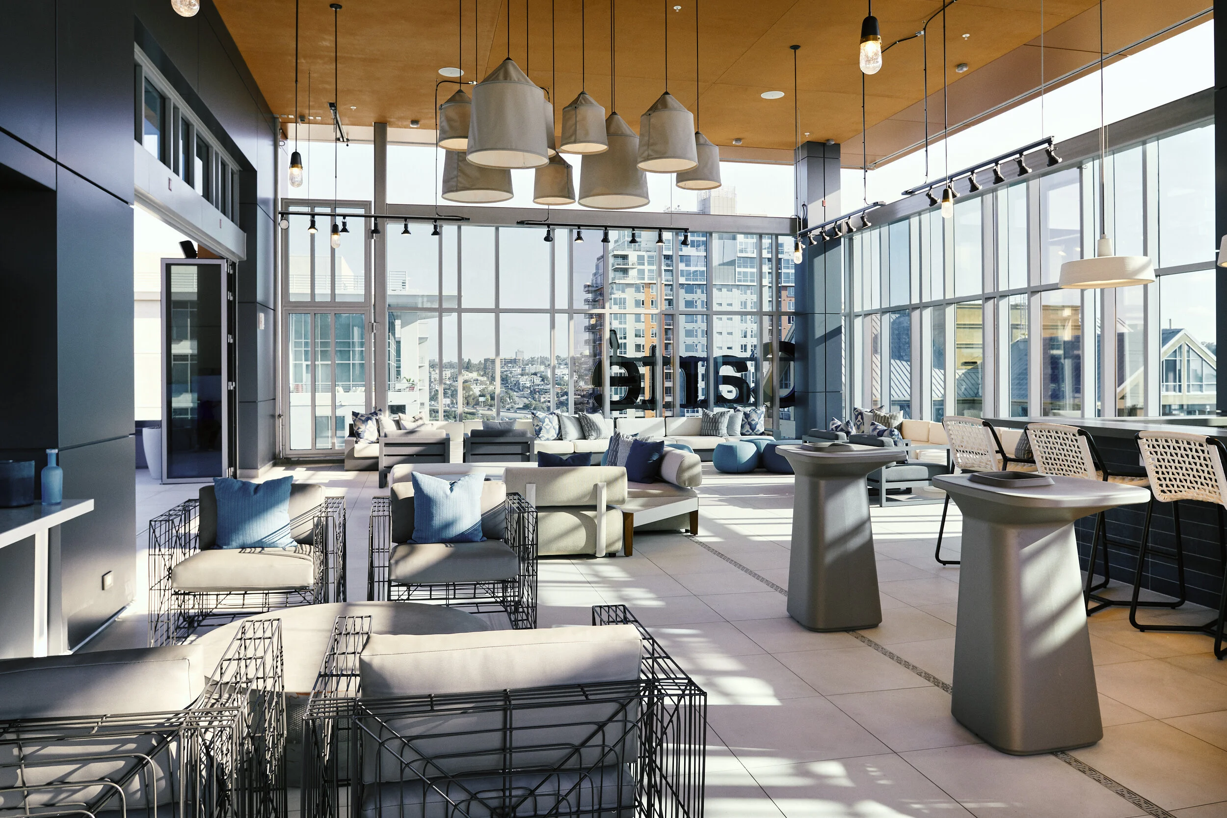 Carte Hotel, San Diego, Manchette Studio