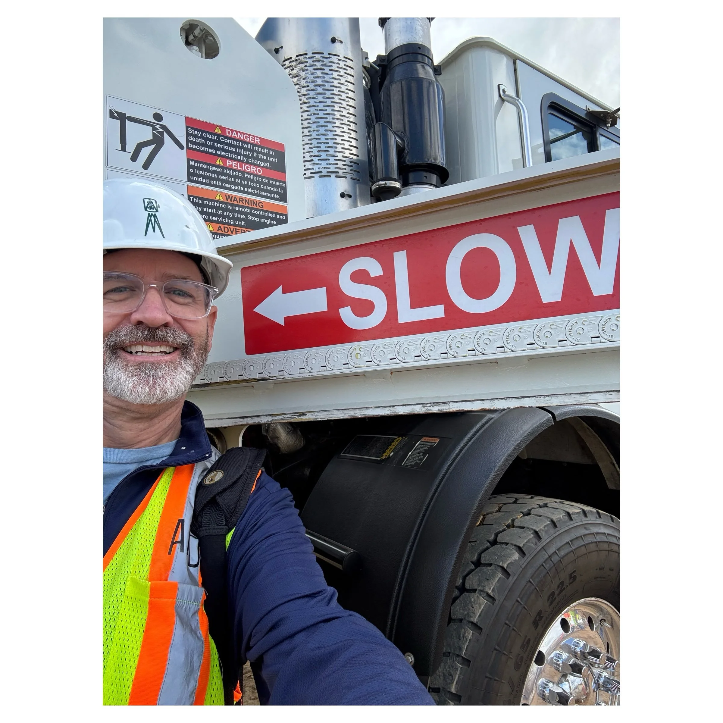 Foundation pour documenting shoot early this morning in Imperial Beach. The @allgiregeneralcontractors site super suggested this spot for a quick selfie. Bob is so helpful. I&rsquo;m back on my stereo photo bullshit, so I broke out the hard-to-find L
