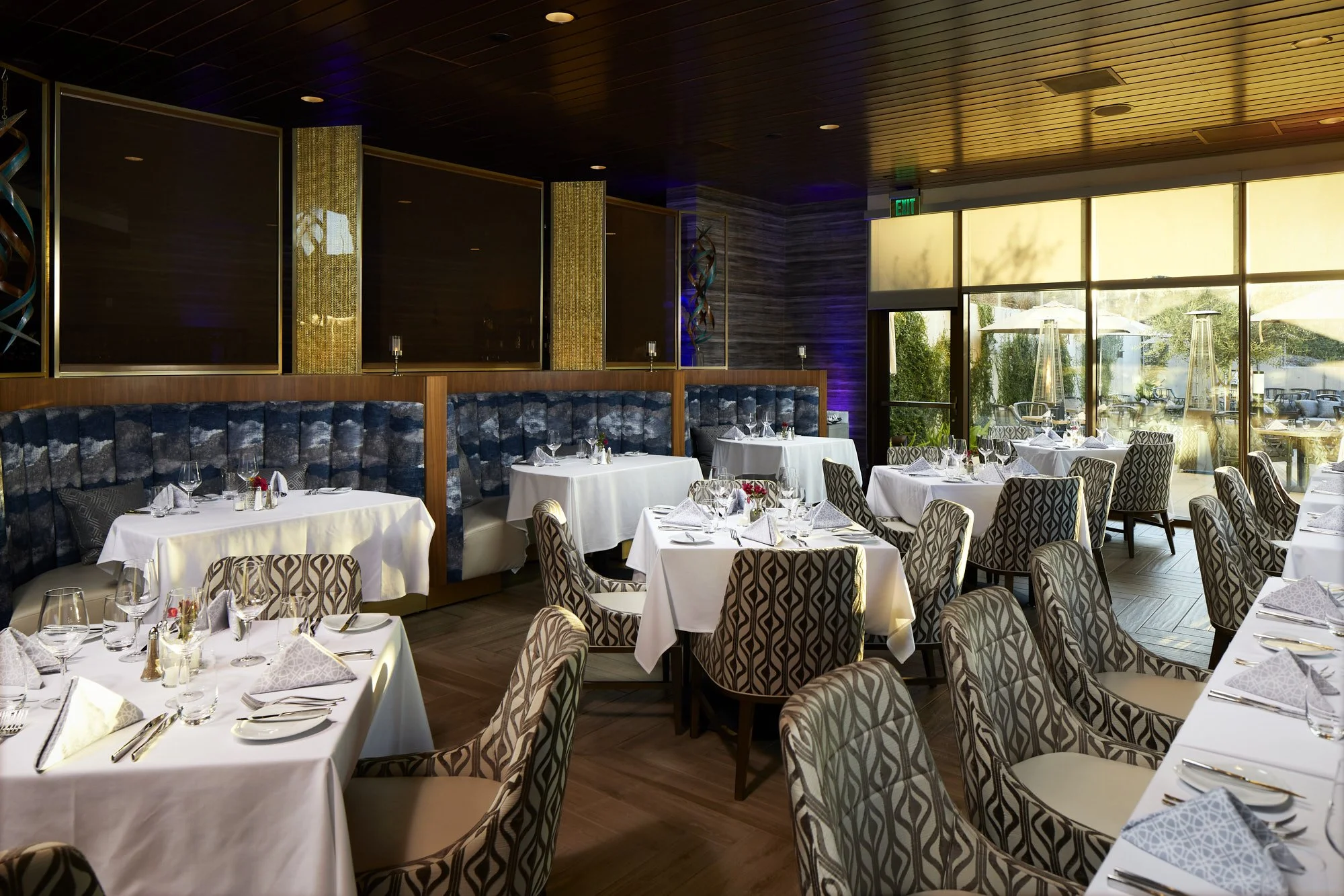 legacy-hotel-theresas-dining-hospitality-restaurant-photography.jpg