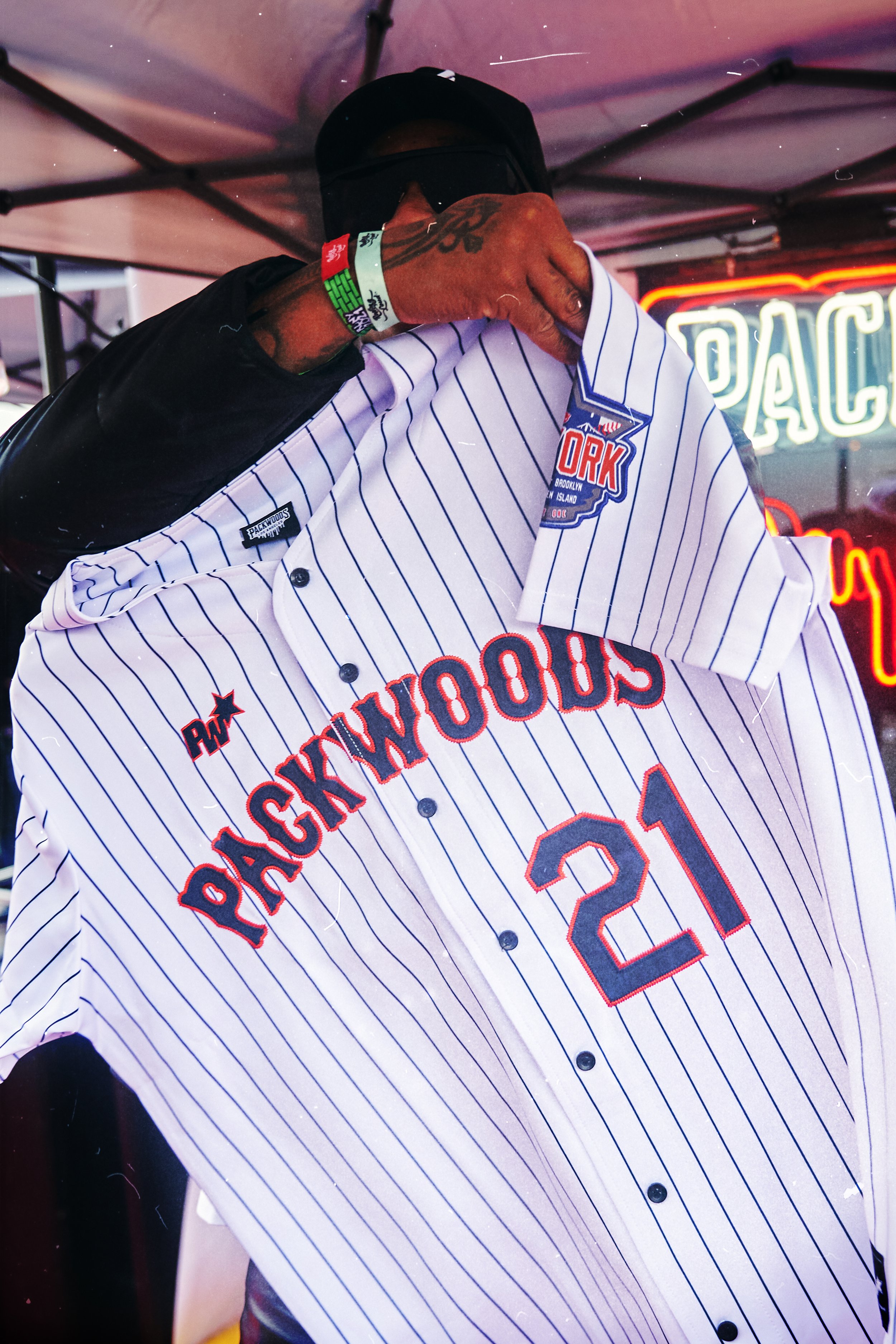 Tyla Yaweh with his packwoods NY jersey