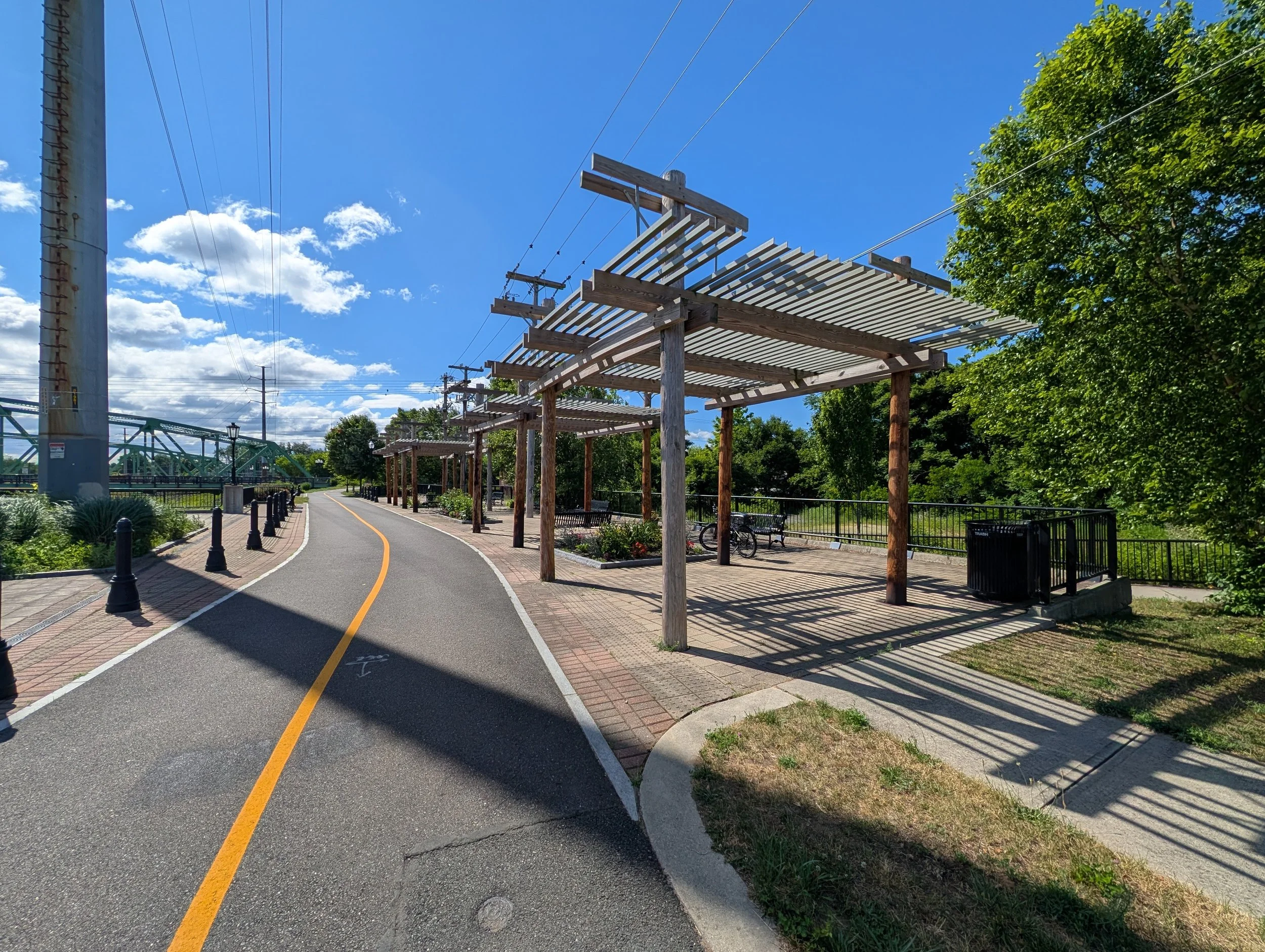 Esplanade Fall Cleanup