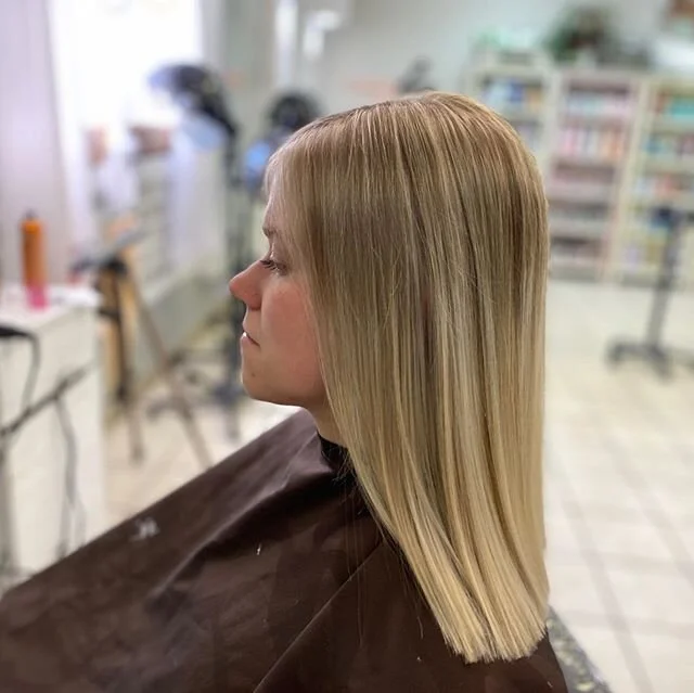 CALLING ALL MOMS🗣🗣 Remember that it’s ok to treat yourself once in awhile!👌🏼
You deserve self love and self care, just as much, if not more, than the rest of us. 
I told this little beauty, her kids probably won’t recognize her😜
#LoveYourselfFir