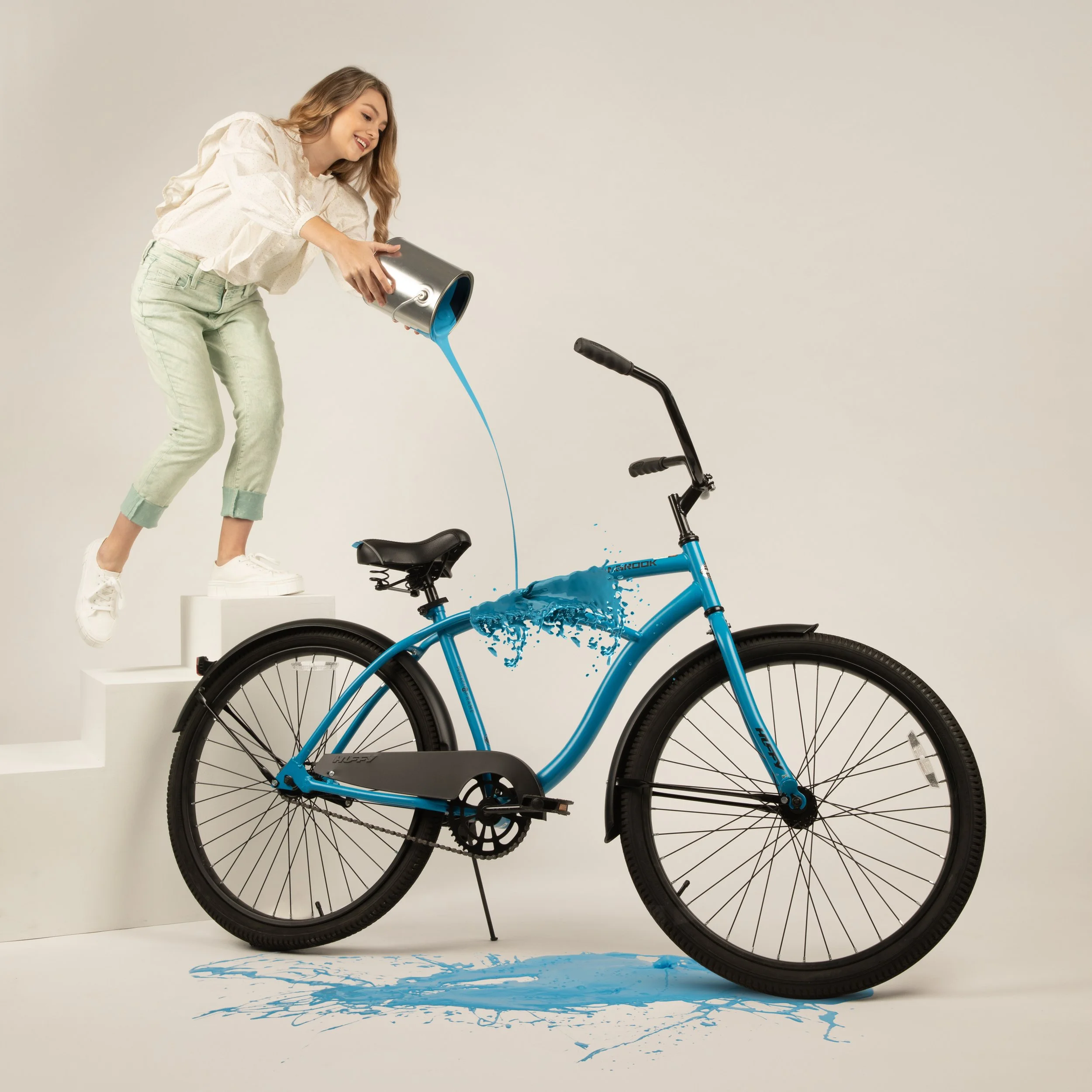 HUFFY PAINT POUR1775 HERO.JPG