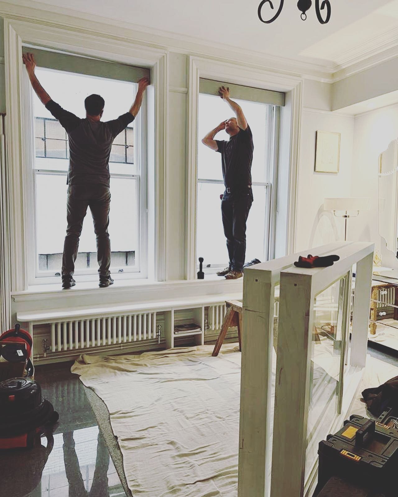 Installing bespoke windows today in central London and its looking 👌