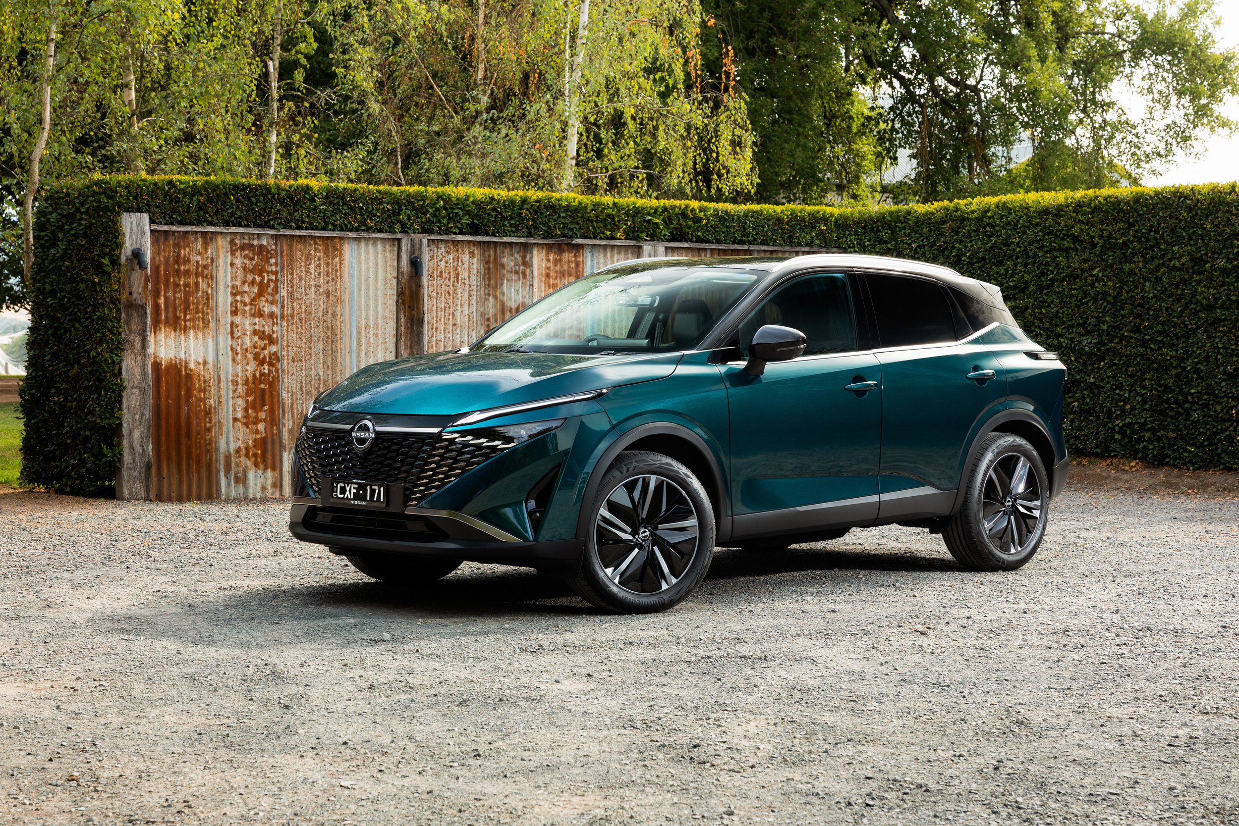 NIssan_Qashqai_ST-L_Exterior_001_MR.jpg