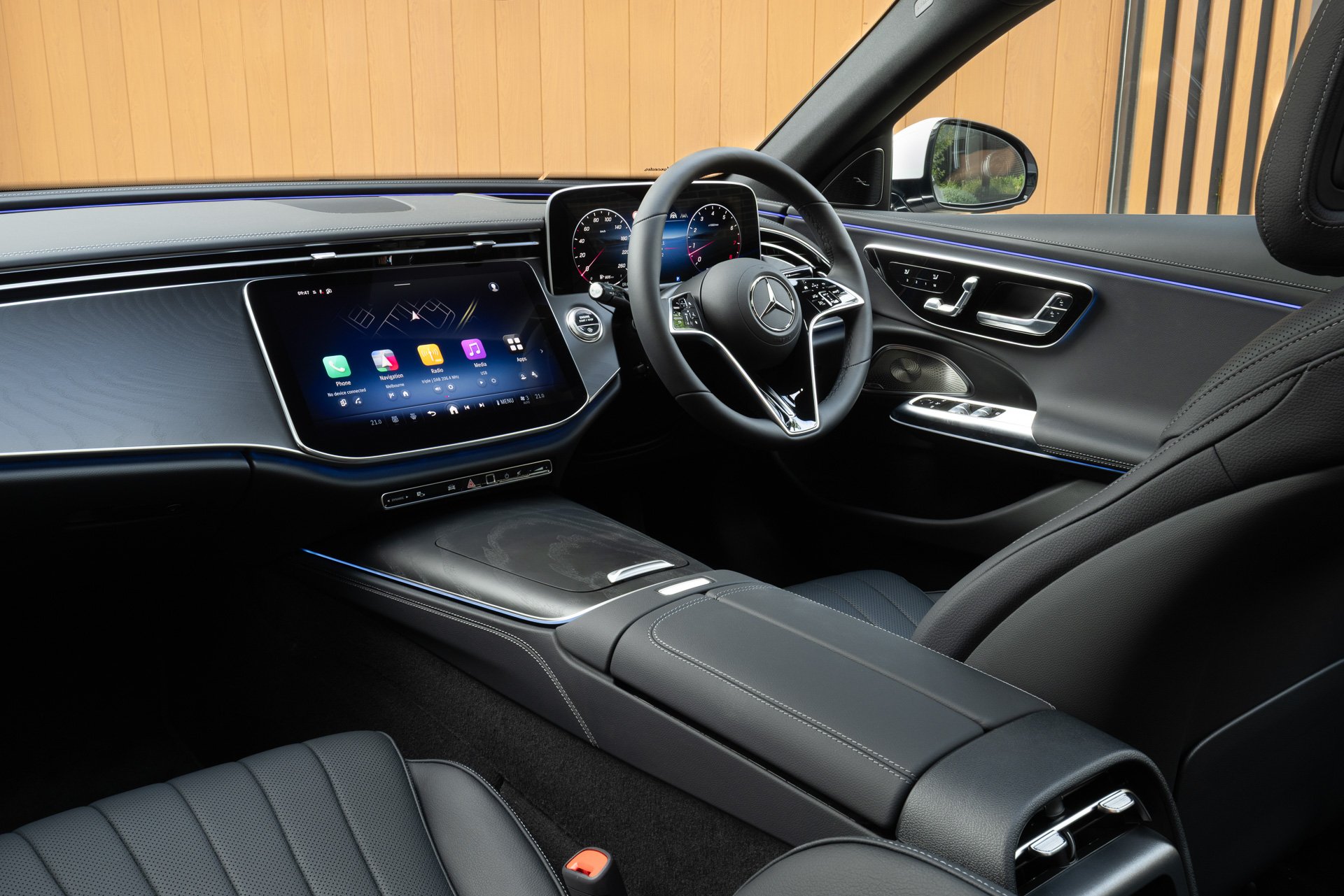 Mercedes-Benz_E200_Interior_001_WEB.jpg