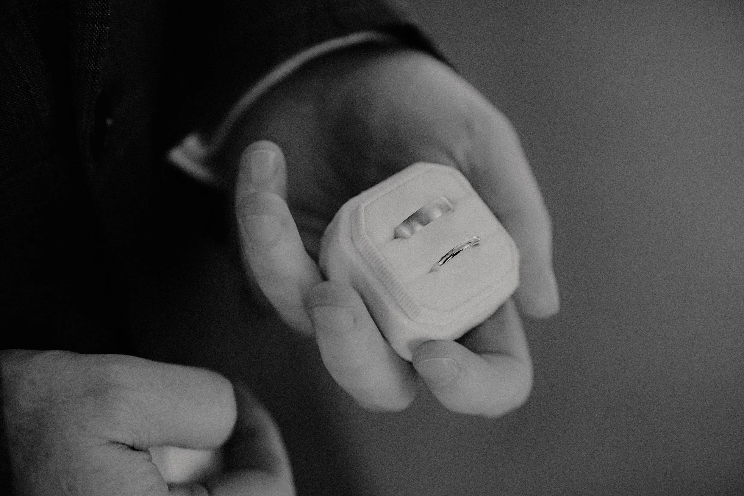 Beth and Richard -B&W- Tithe Barn - High Resolution [300dpi]-31.JPG