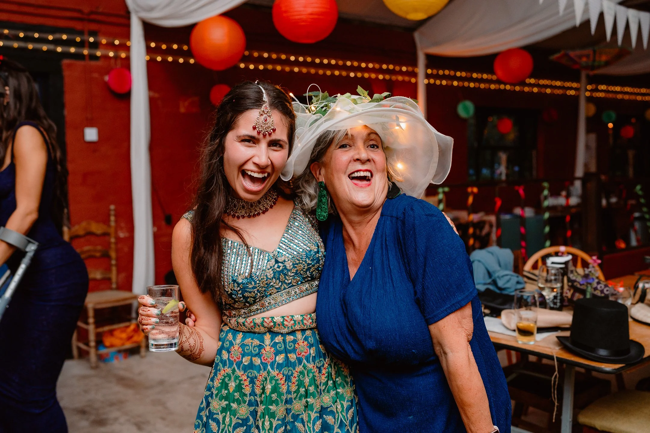 Ella & Chris - Bromwich park - LR --1091.jpg