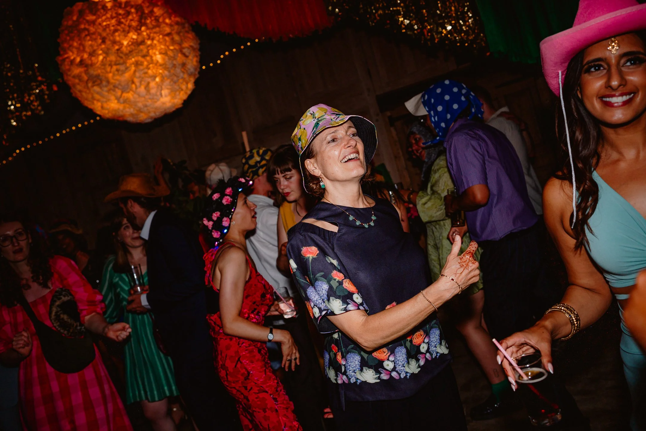 Ella & Chris - Bromwich park - LR --1142.jpg