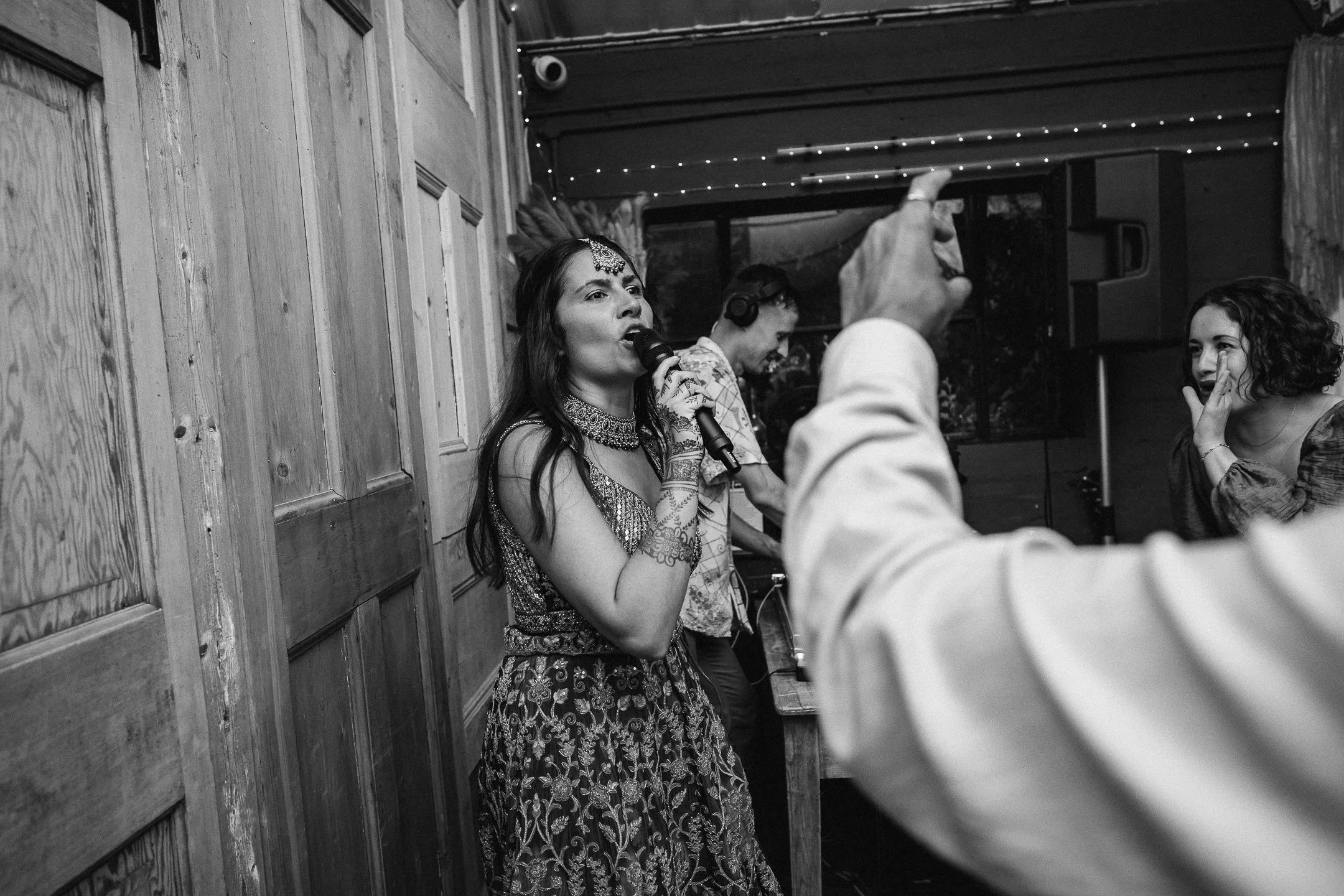 Ella & Chris - Bromwich park - LR --1107.jpg