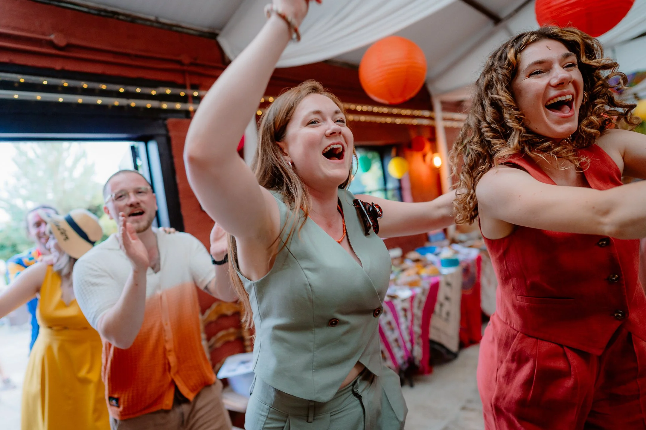 Ella & Chris - Bromwich park - LR --938.jpg