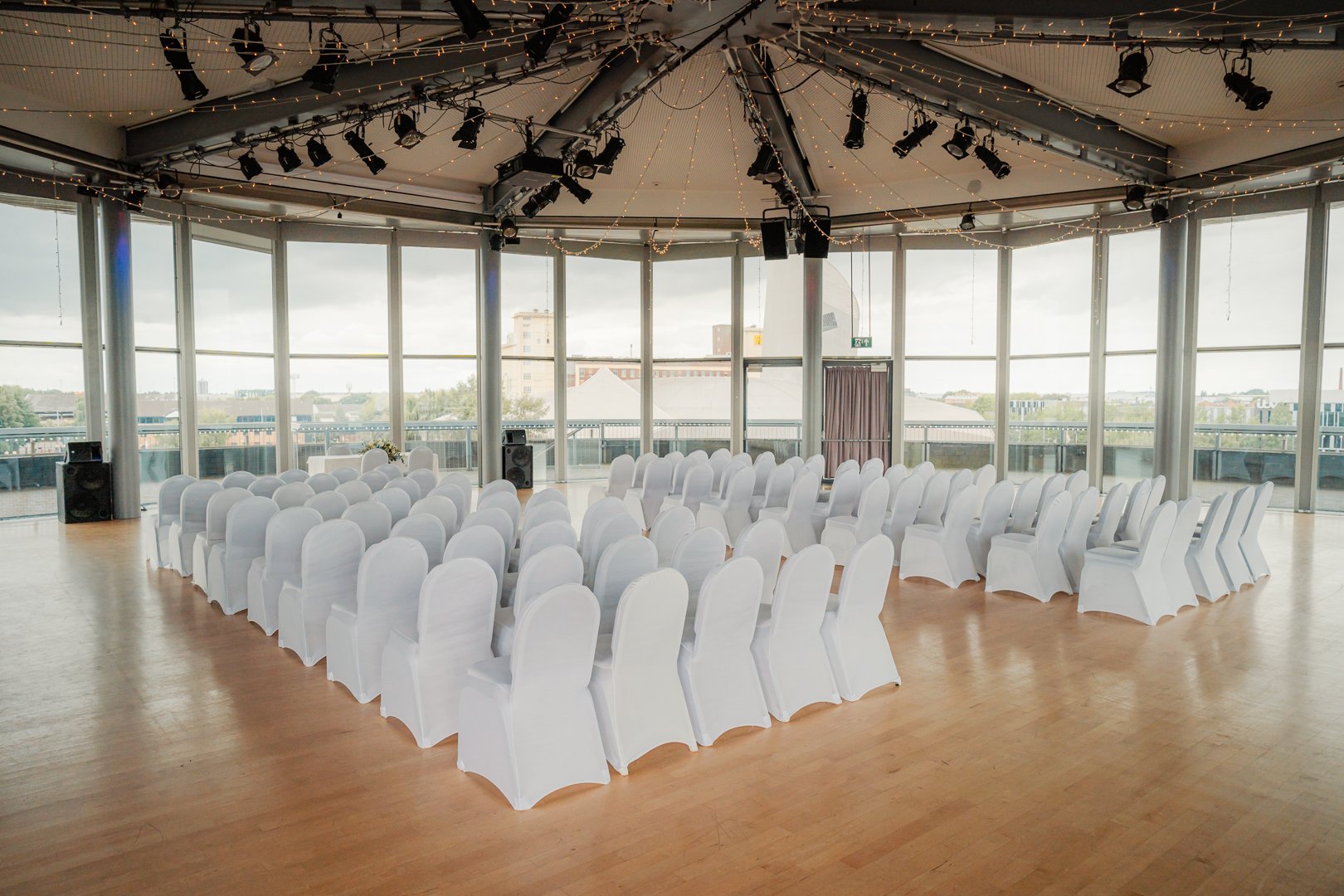 Jon and Katherine - The Lowry -1.jpg