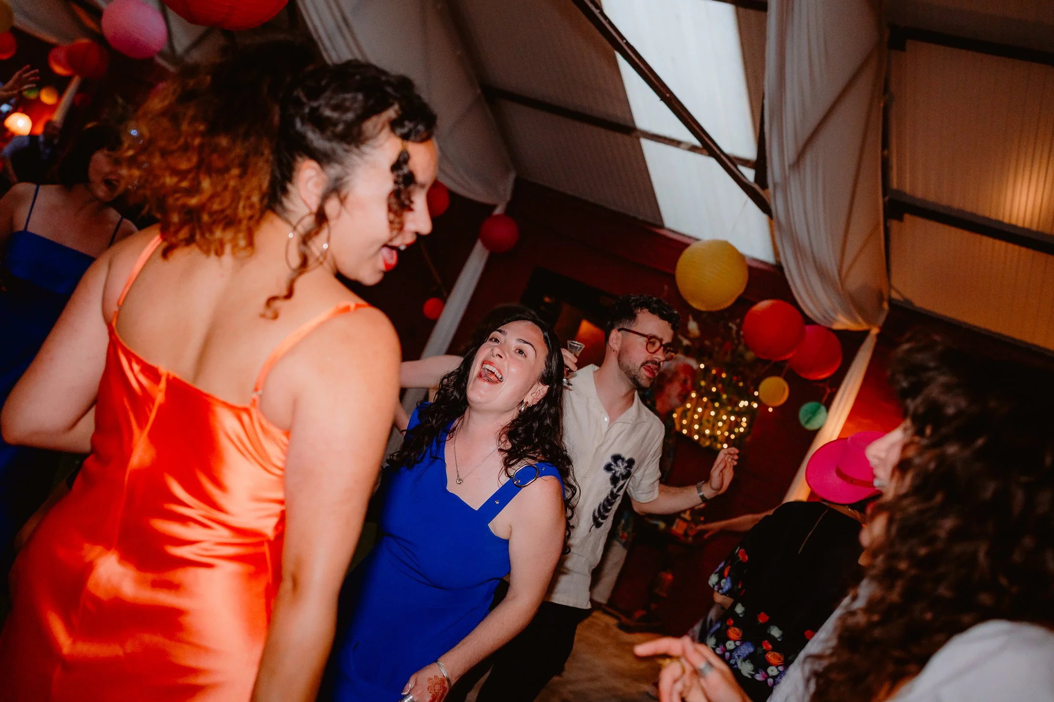 Ella & Chris - Bromwich park - LR --1040.jpg