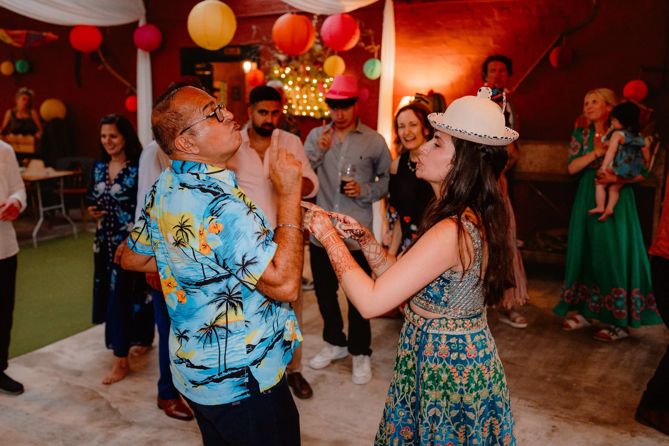 Ella & Chris - Bromwich park - LR --1045.jpg