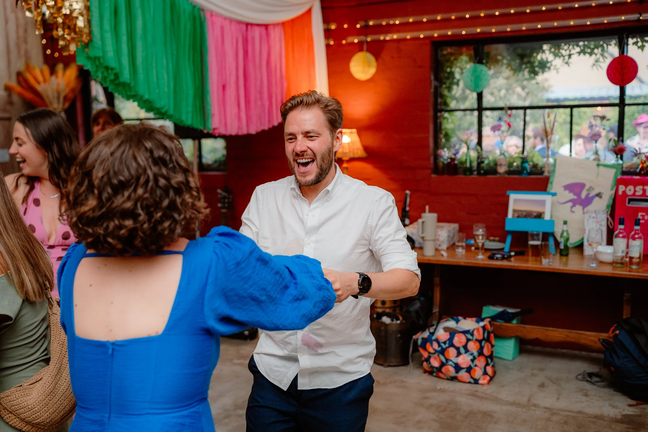 Ella & Chris - Bromwich park - LR --987.jpg
