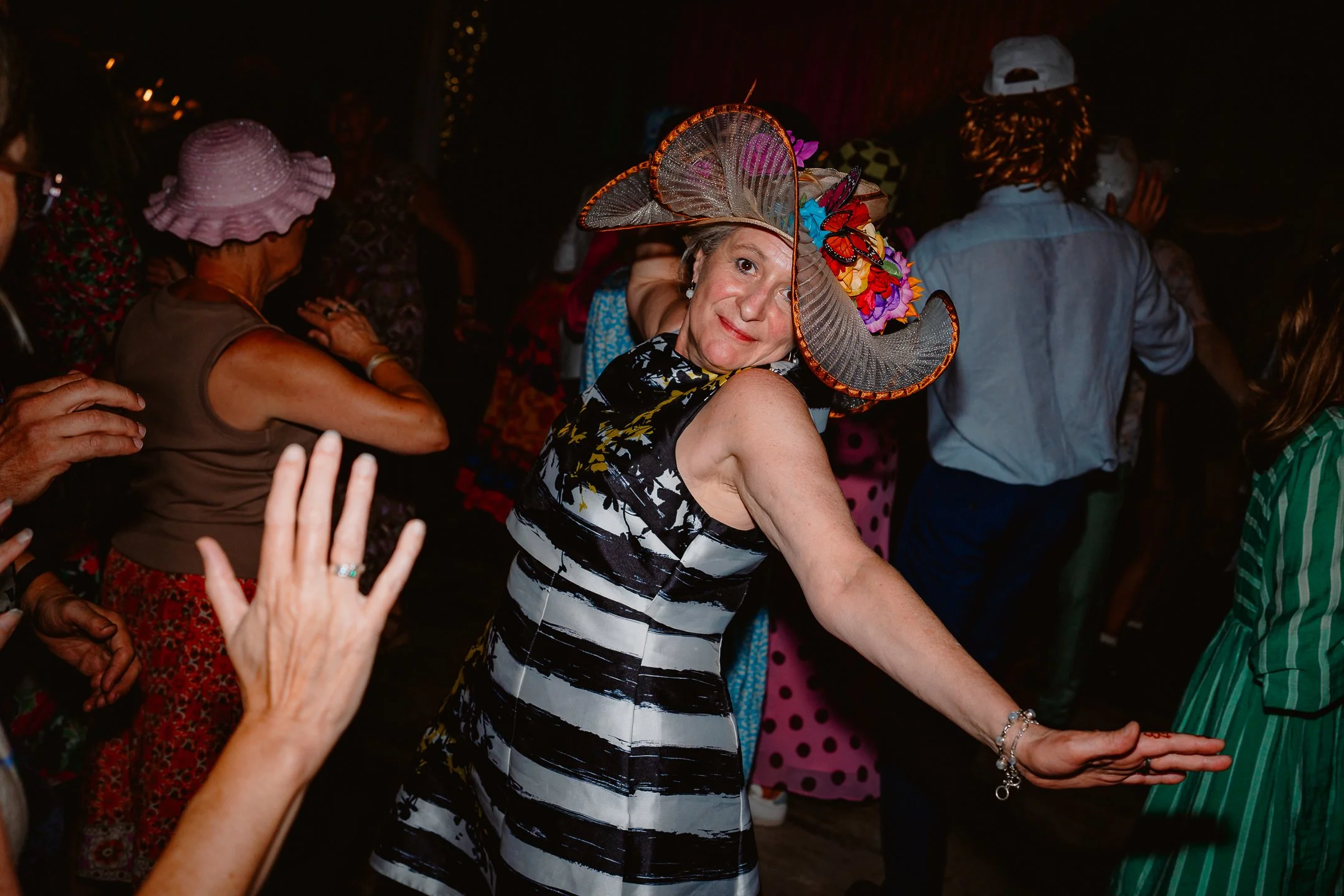 Ella & Chris - Bromwich park - LR --1152.jpg