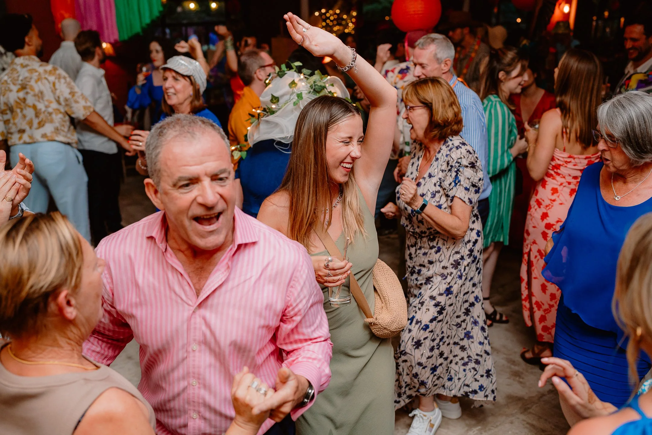 Ella & Chris - Bromwich park - LR --1094.jpg