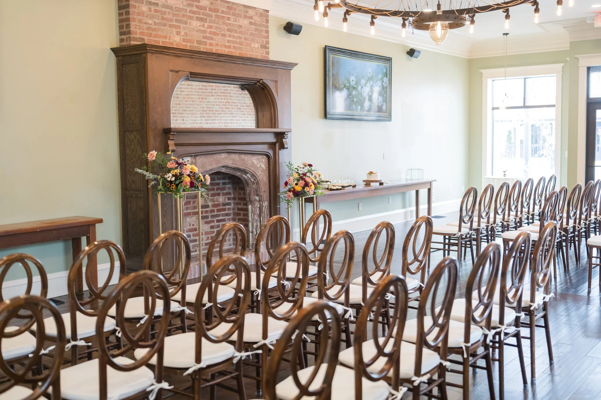 How to Know If an Intimate Wedding Venue Is Right for You