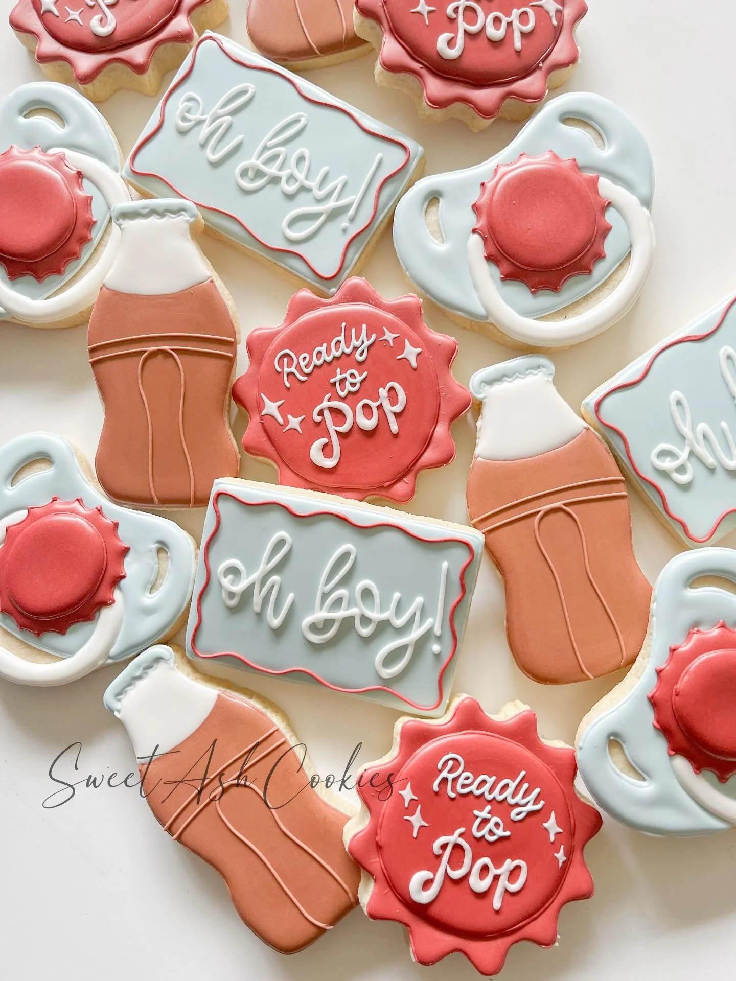 She&rsquo;s ready to POP 🥤💙

Designs inspired by @lizviz_shop! 

#cookiesofinstagram #sugarcookies #cookiedecorating #royalicing #readytopop