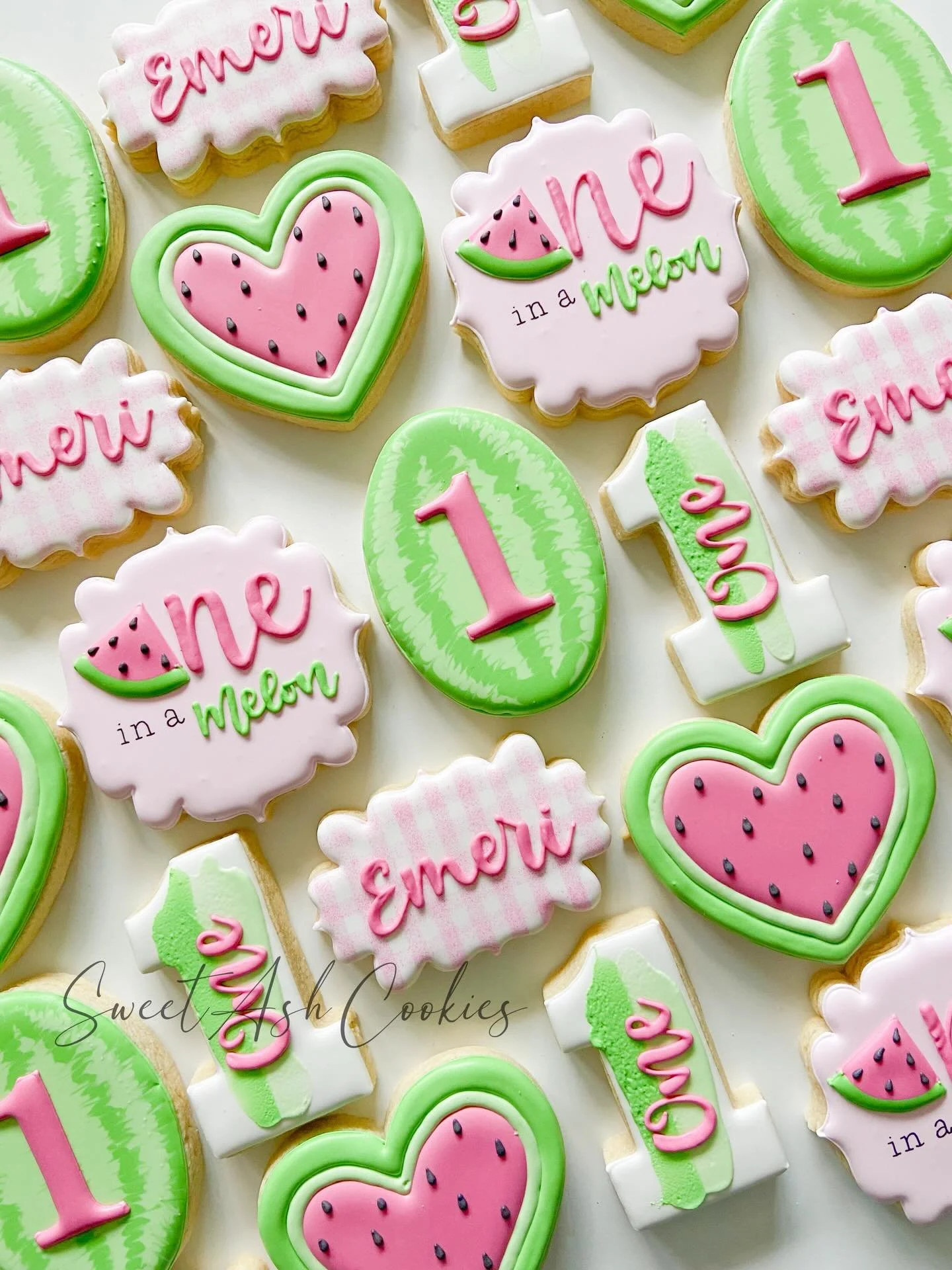 Emeri is one in a melon 🍉🩷

#cookiesofinstagram #sugarcookies #royalicing #cookiedecorating #oneinamelon